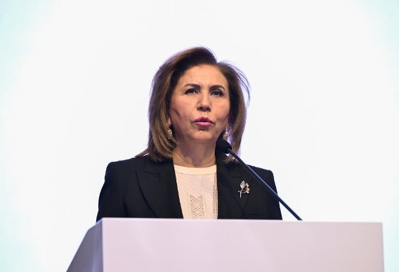 BAHAR MURADOVA AZƏRBAYCAN UŞAQLARININ VI ÜMUMRESPUBLİKA FORUMUNDA ÇIXIŞI EDİB