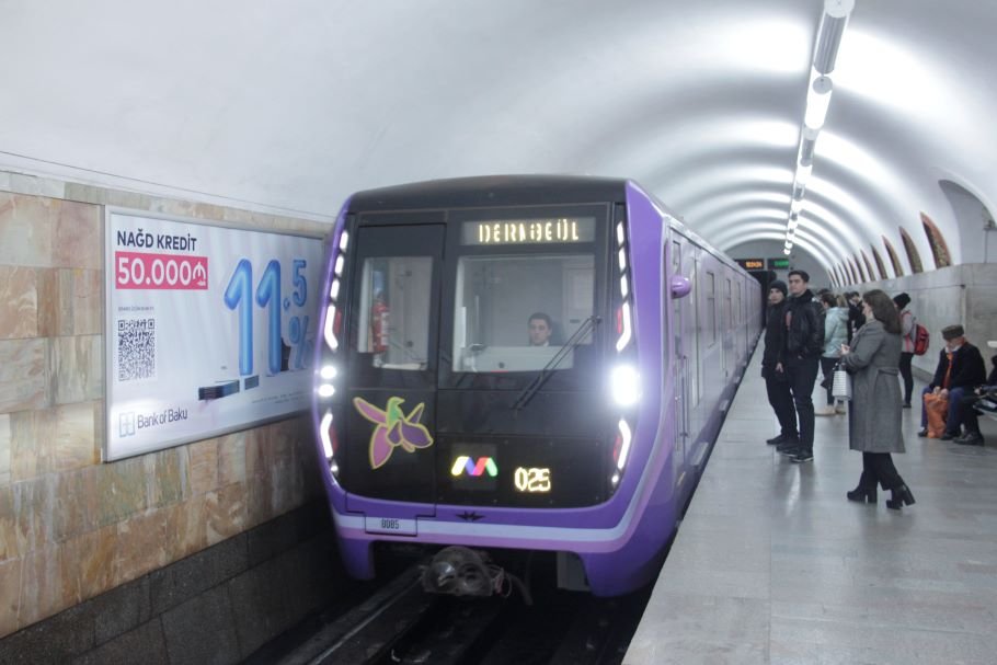 Bakı metropoliteni qatar maşinisti peşəsinə seçim elan edir