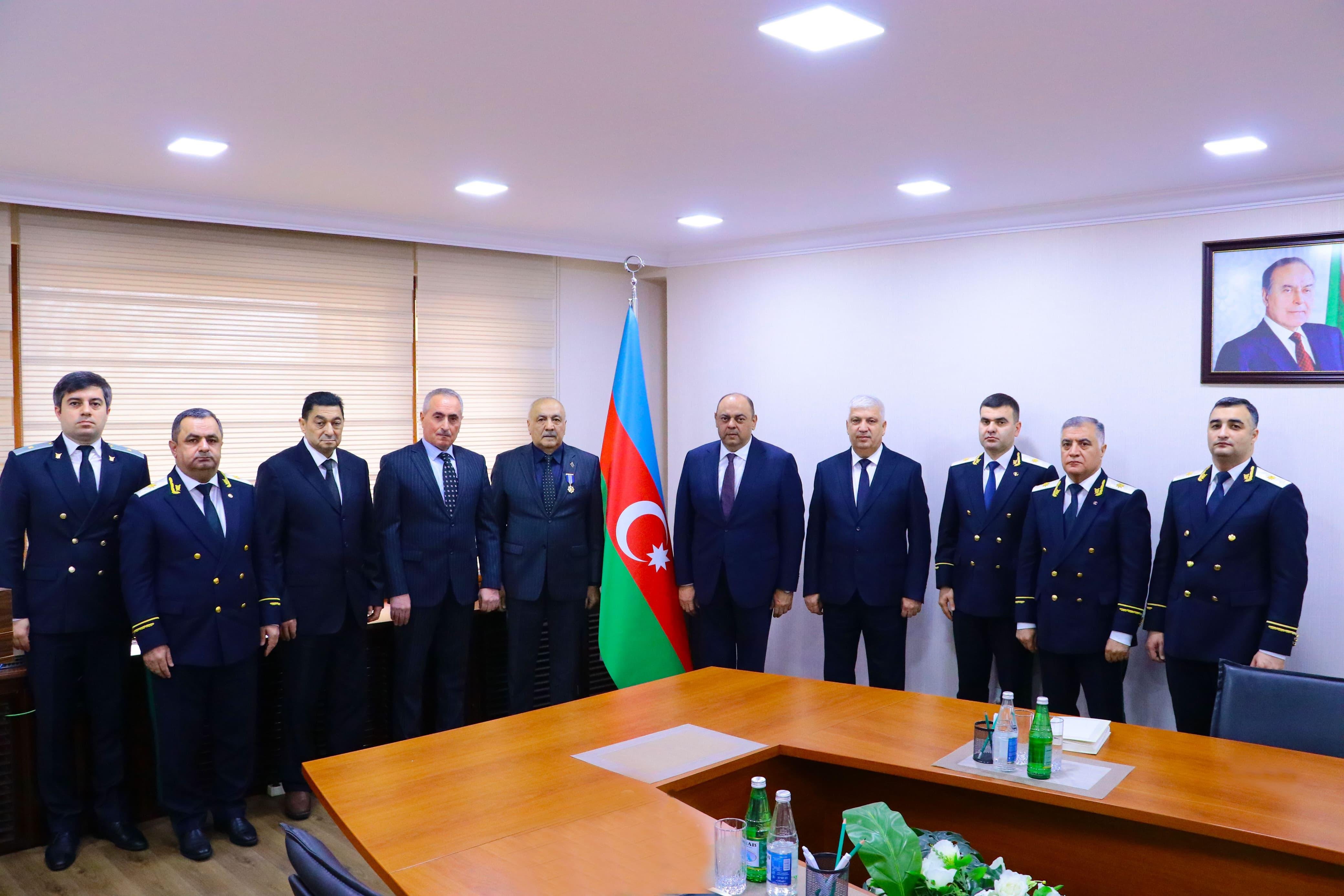 Qulluq keçmələrinə xitam verilmiş prokurorluq işçiləri və prokurorluğun veteranı təltif olunub