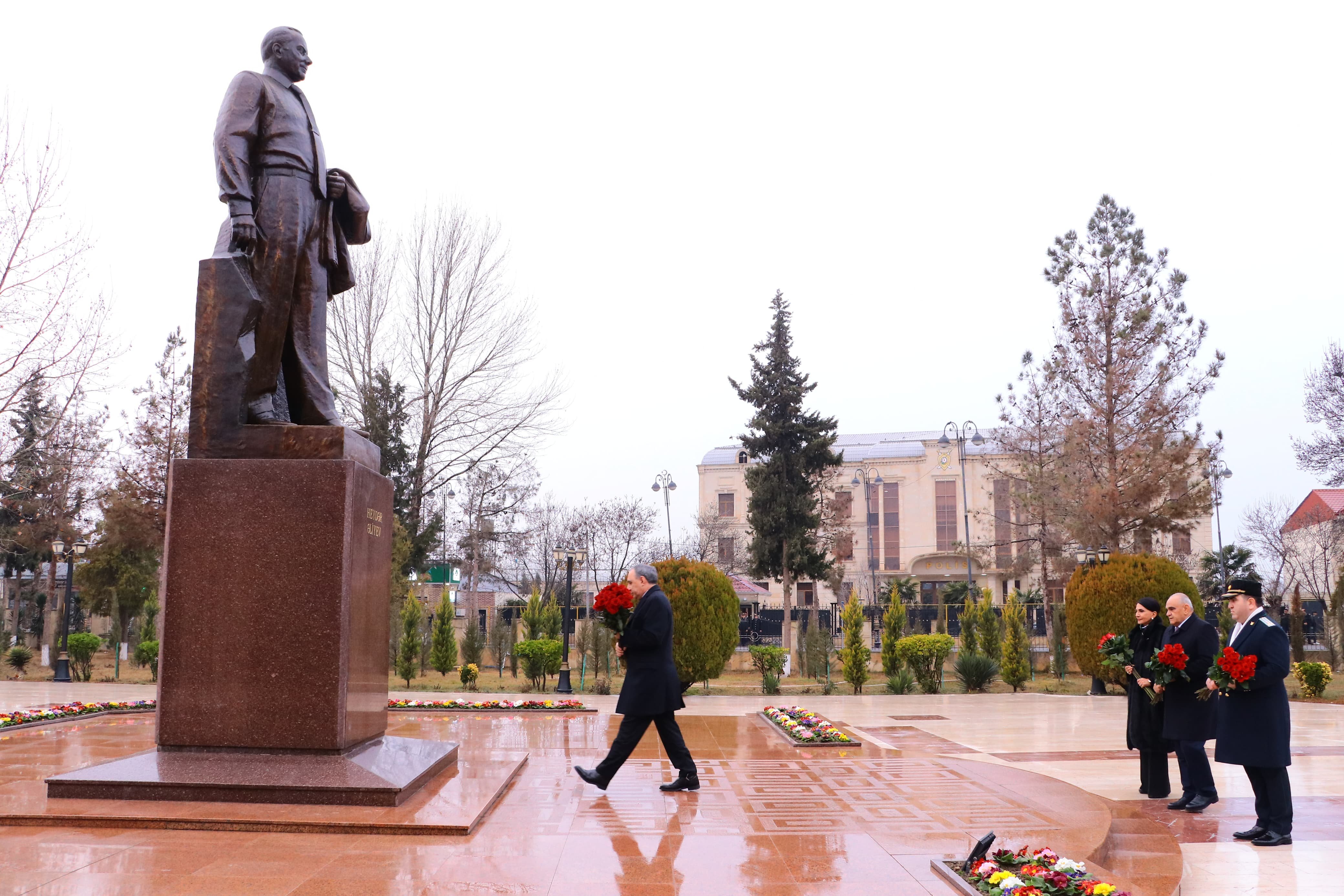 Baş prokuror Zərdab rayonunda vətəndaşları qəbul edib