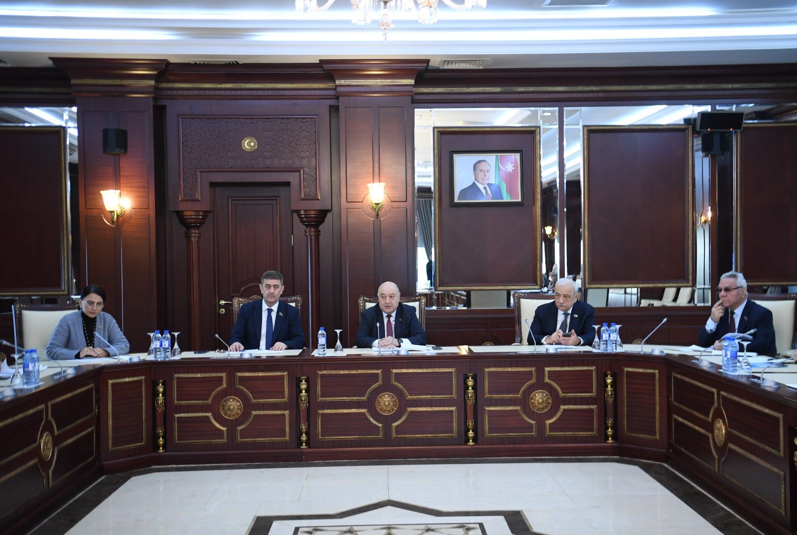 Əmək və sosial siyasət komitəsinin iclası keçirilib