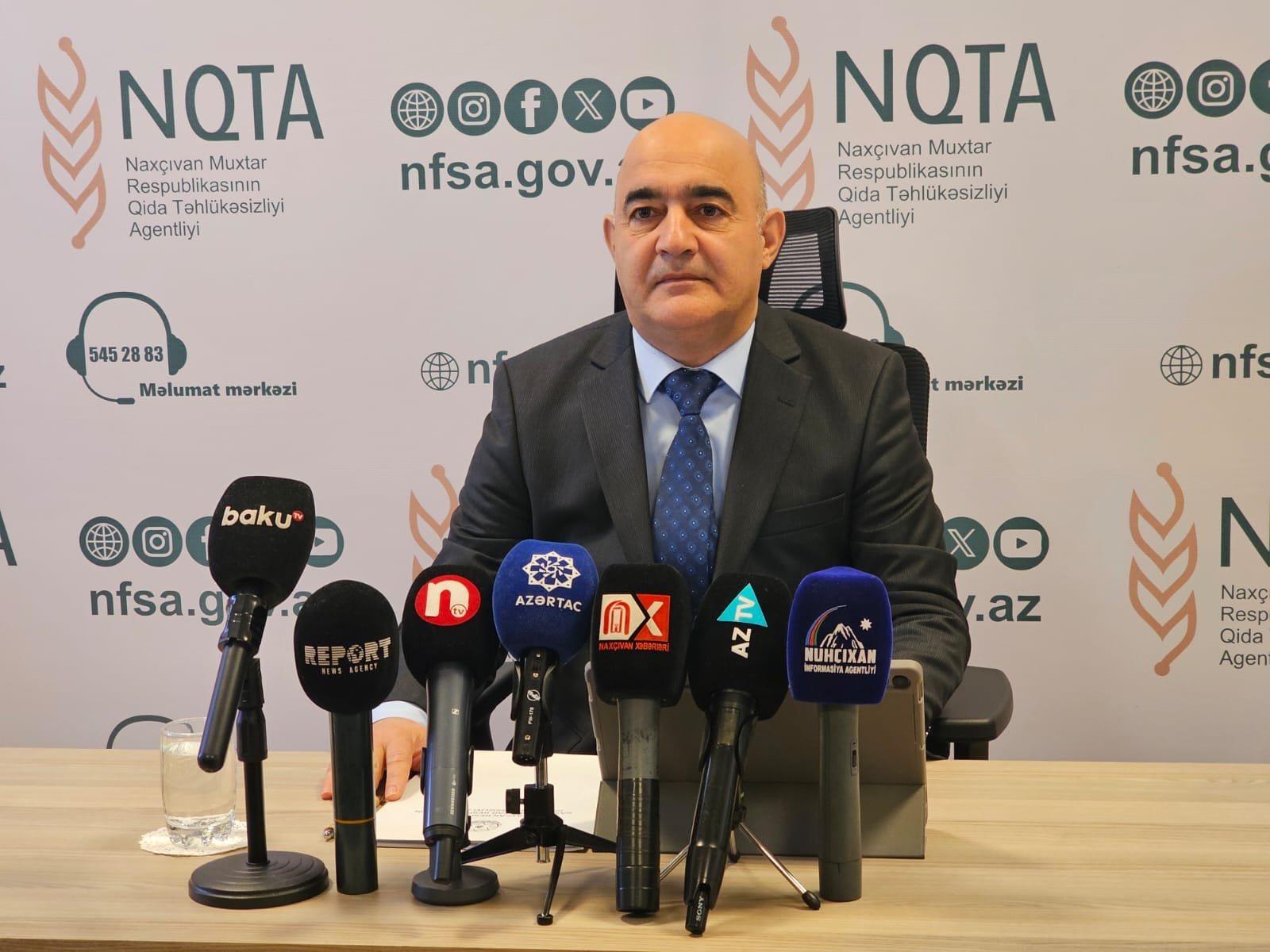 Naxçıvan Muxtar Respublikasının Qida Təhlükəsizliyi Agentliyinin sədri Səfəralı Nəsirov mətbuat konfransı keçirib