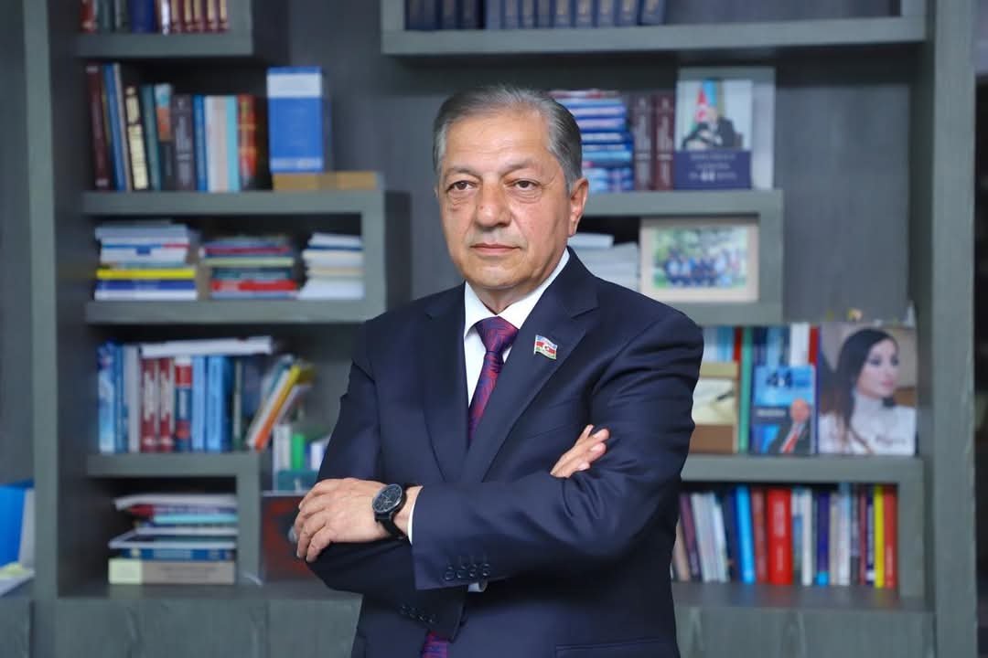 Tramp-Zelenski “qalmaqalının” pərdəarxası-CAVANŞİR FEYZİYEV