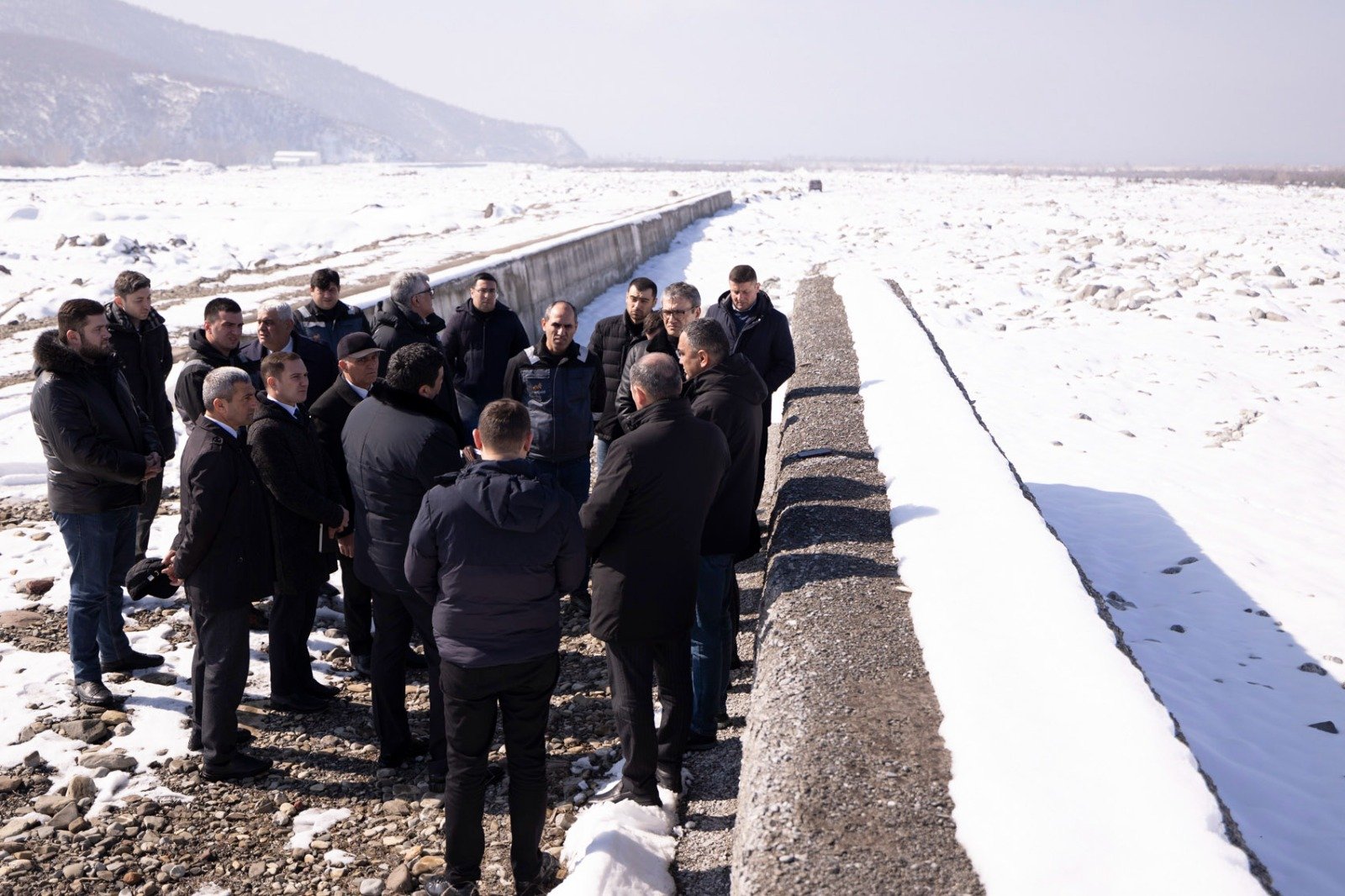 “AzerGold” və Dövlət Mineral Xammal Ehtiyatlarından İstifadə Agentliyinin rəhbərliyi qeyri-filiz yataqlarına baxış keçirib