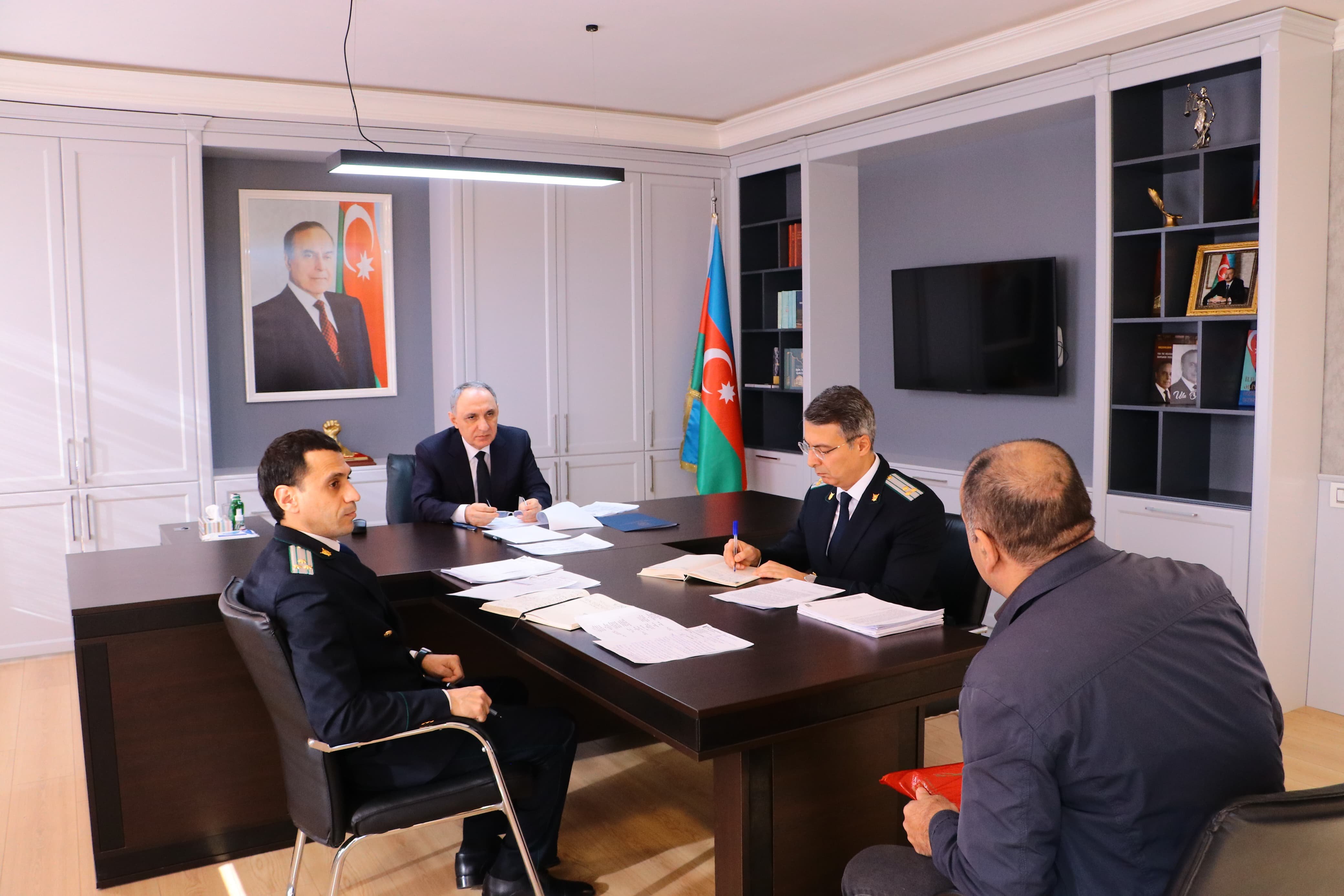 Baş prokuror paytaxtın Suraxanı rayonunda vətəndaşları qəbul edib