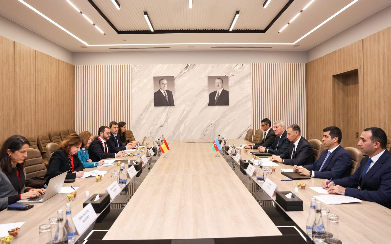Nazir Rəşad Nəbiyev İspaniyanın Ticarət məsələləri üzrə dövlət katibi ilə görüşüb