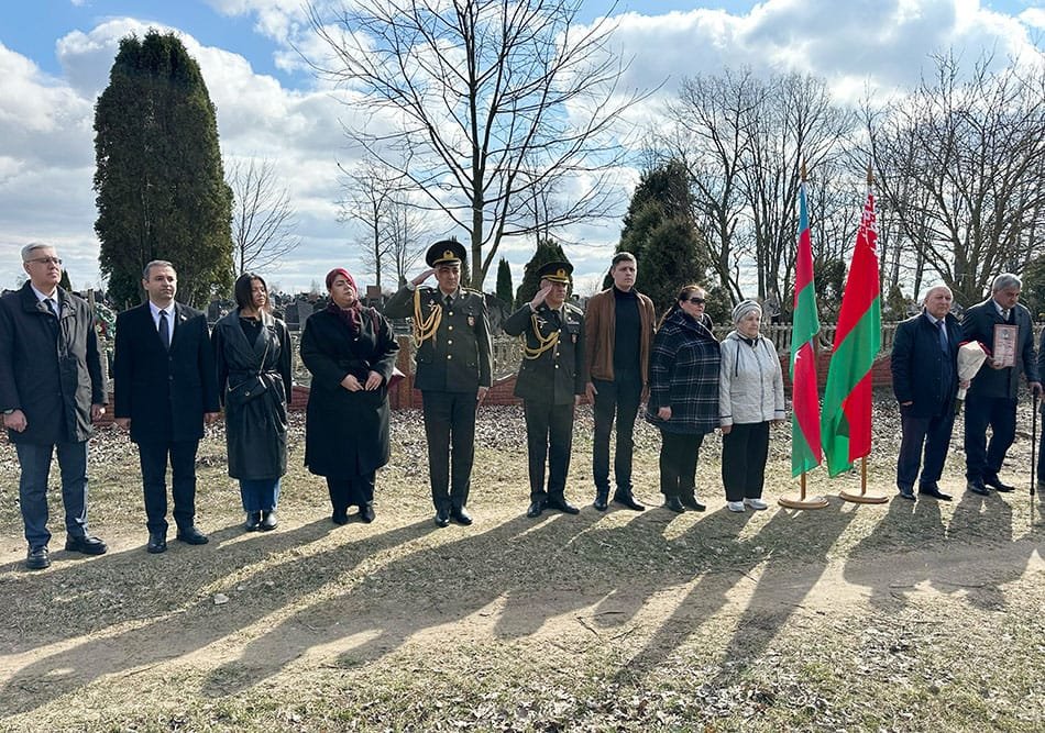 Belarusda Milli Qəhrəman Anatoliy Davidoviçin xatirəsi anılıb