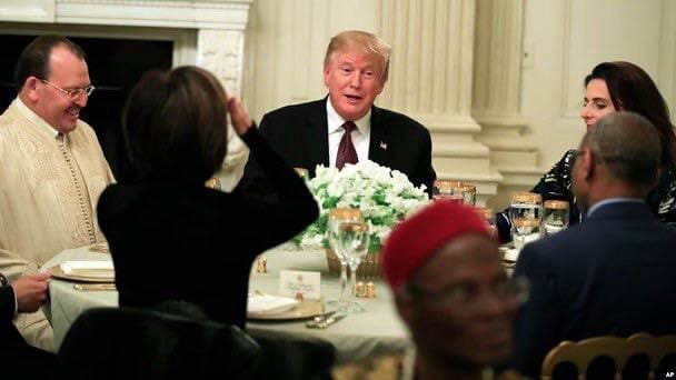 Tramp Ağ Evdə iftar verdi 