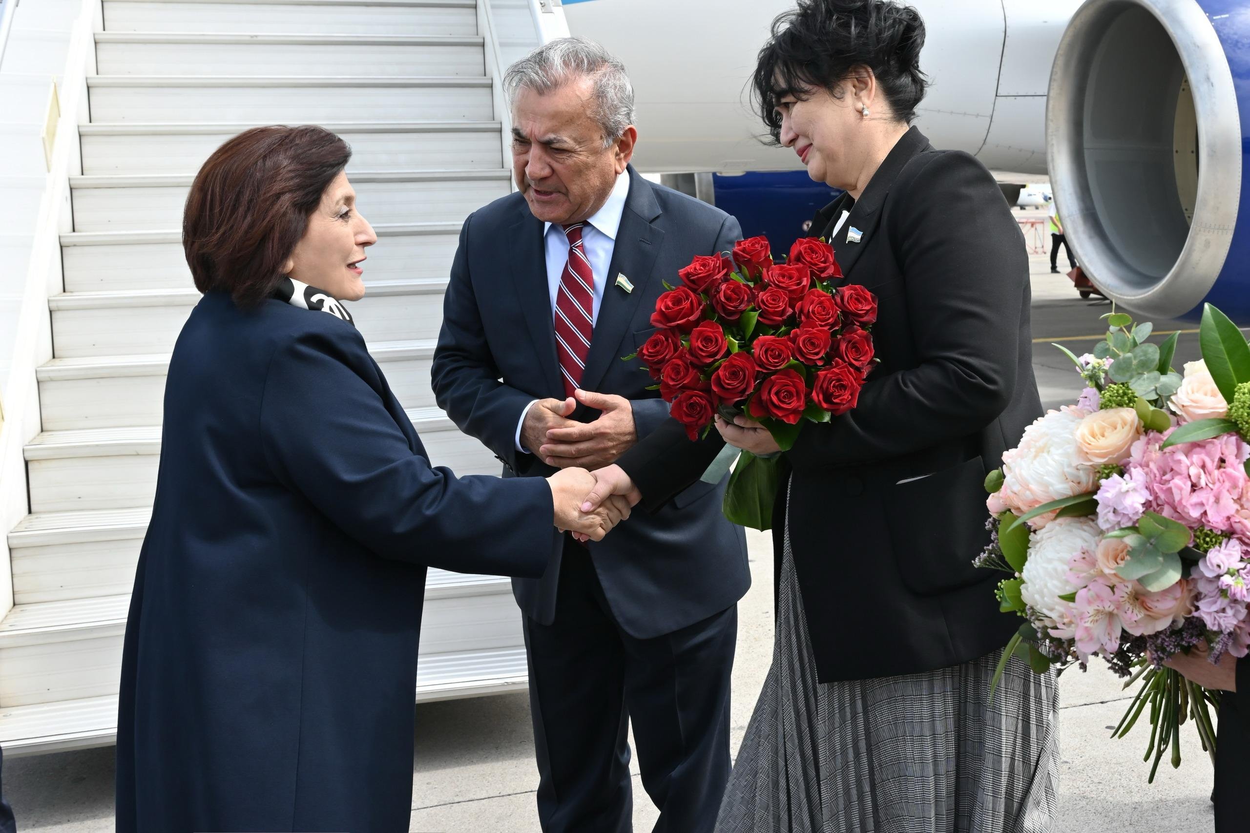 Milli Məclisin sədri Sahibə Qafarova Özbəkistan Respublikasına işgüzar səfərə gəlib