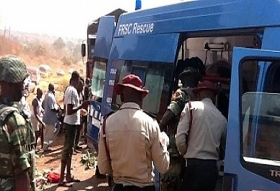 Nigeriyada avtobus minaya düşüb: 8 nəfər ölüb, 21 nəfər yaralanıb