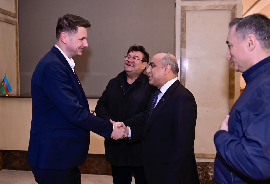 Rumıniya Parlamenti Senatının Sədri Azərbaycana rəsmi səfərə gəlib