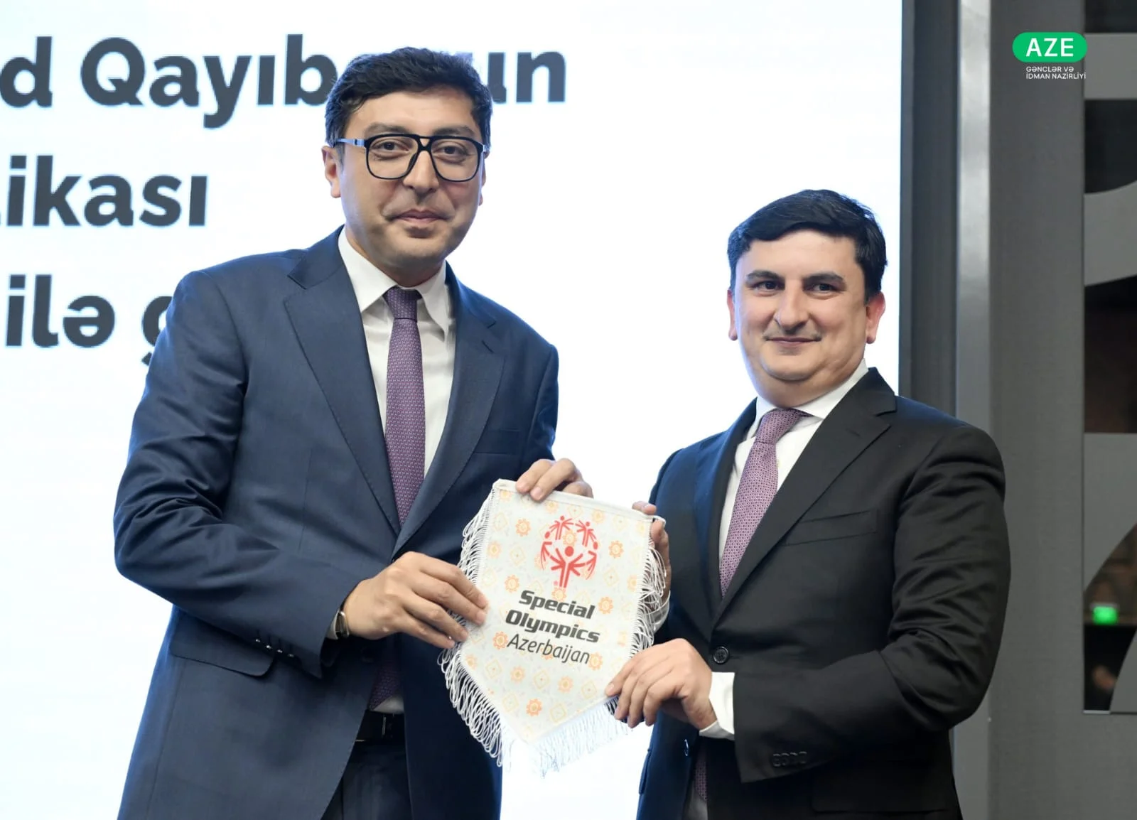 Fərid Qayıbov Xüsusi Olimpiya Komitəsinin nümayəndələri ilə görüşüb
