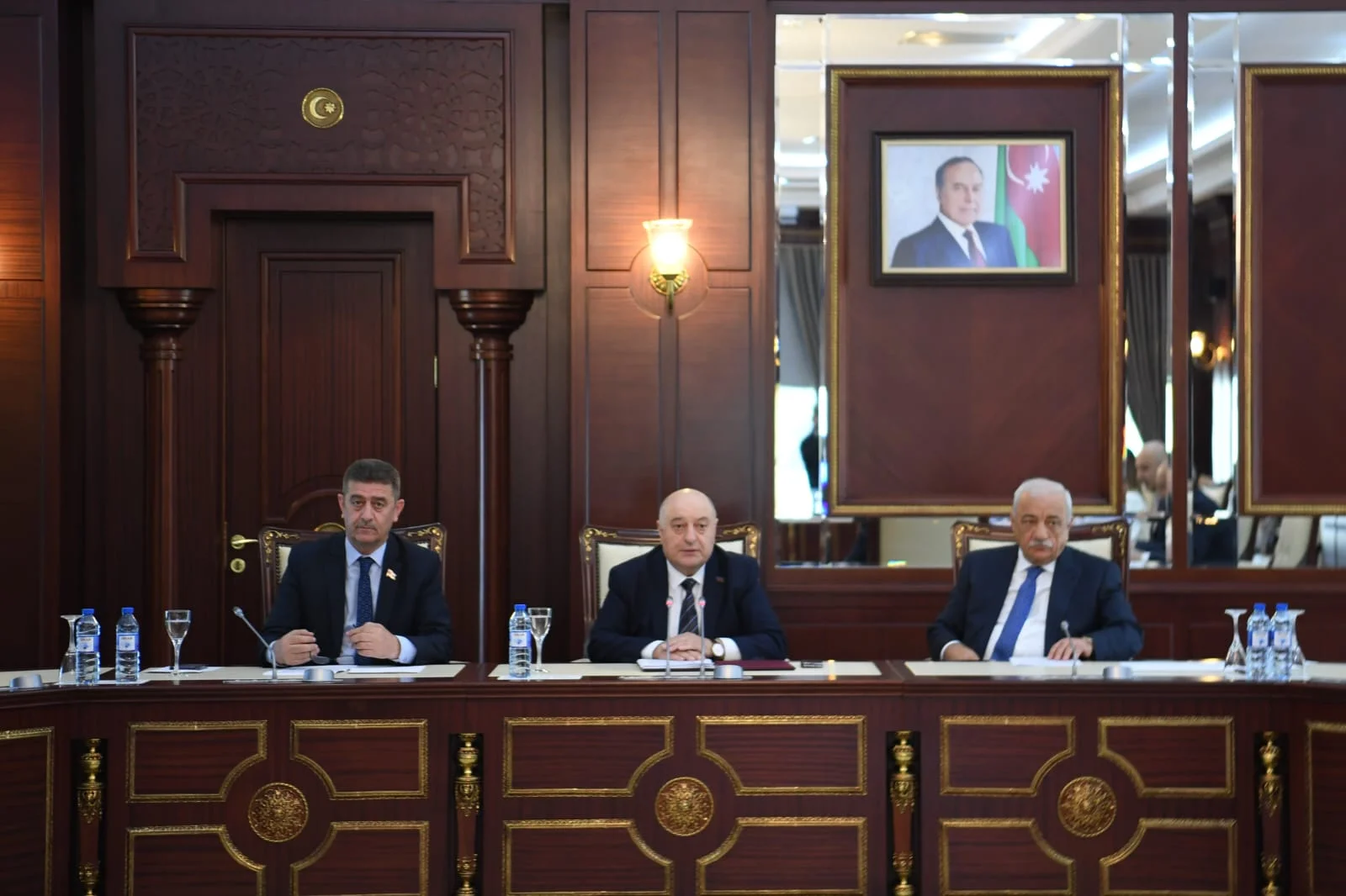 Əmək və sosial siyasət komitəsinin iclasında