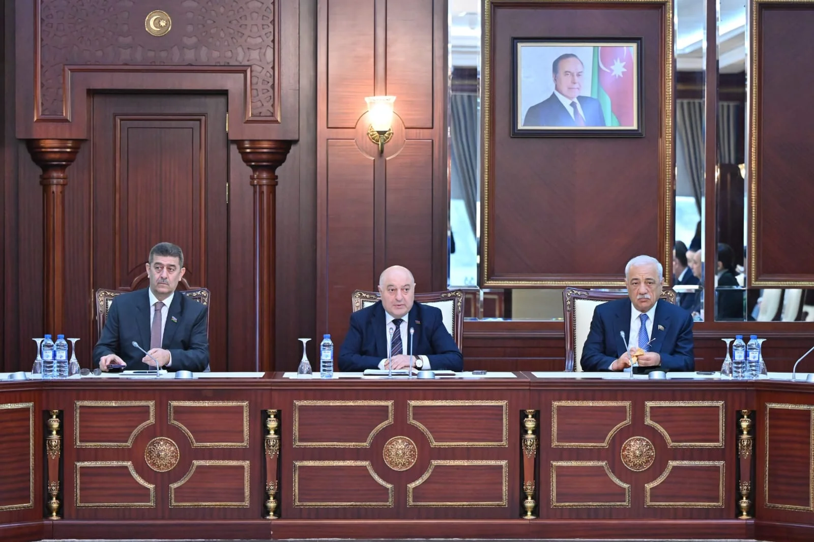 Əmək və sosial siyasət komitəsinin iclasında