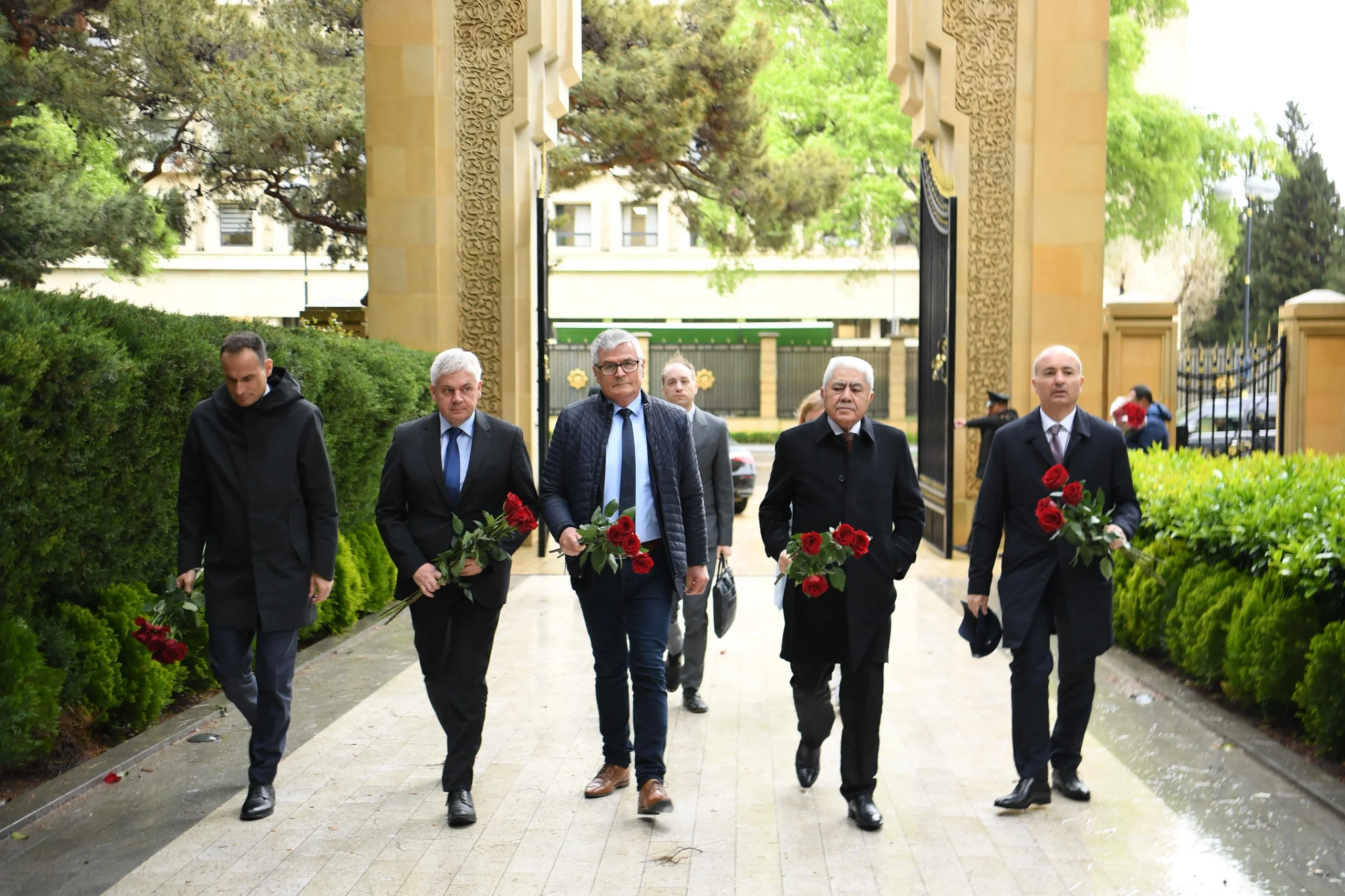 Sloveniyalı parlamentarilər Ulu Öndərin məzarını və Şəhidlər xiyabanını ziyarət edib