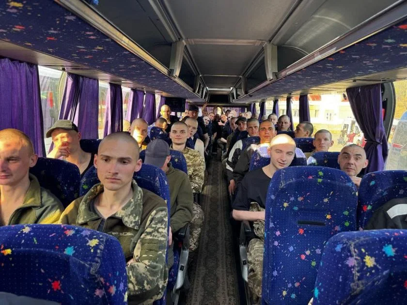 Ukrayna Pasxa bayramında 277 hərbçisini əsirlikdən vətənə qaytarıb