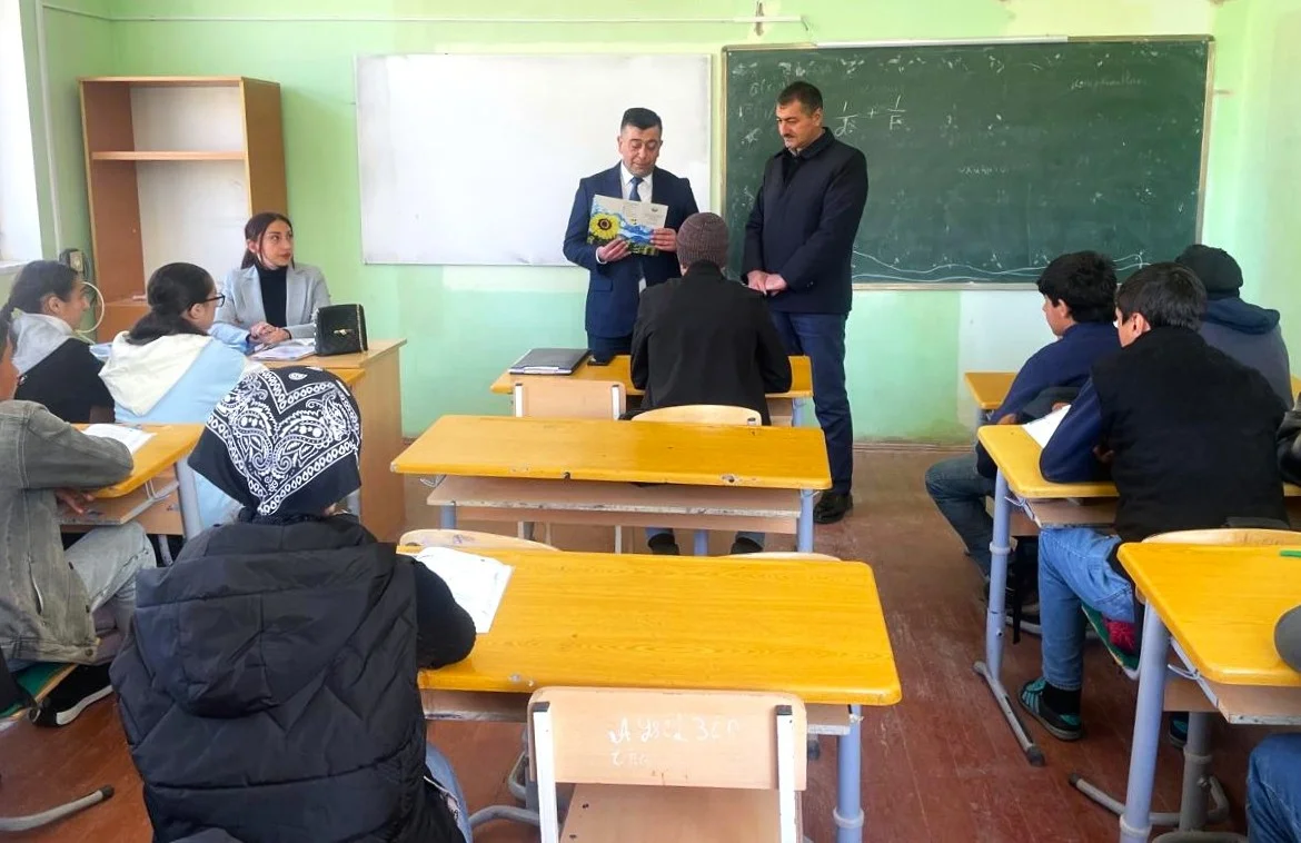Autizm maarifləndirmə ayı çərçivəsində hüquqi maarifləndirmə tədbirləri keçirilib