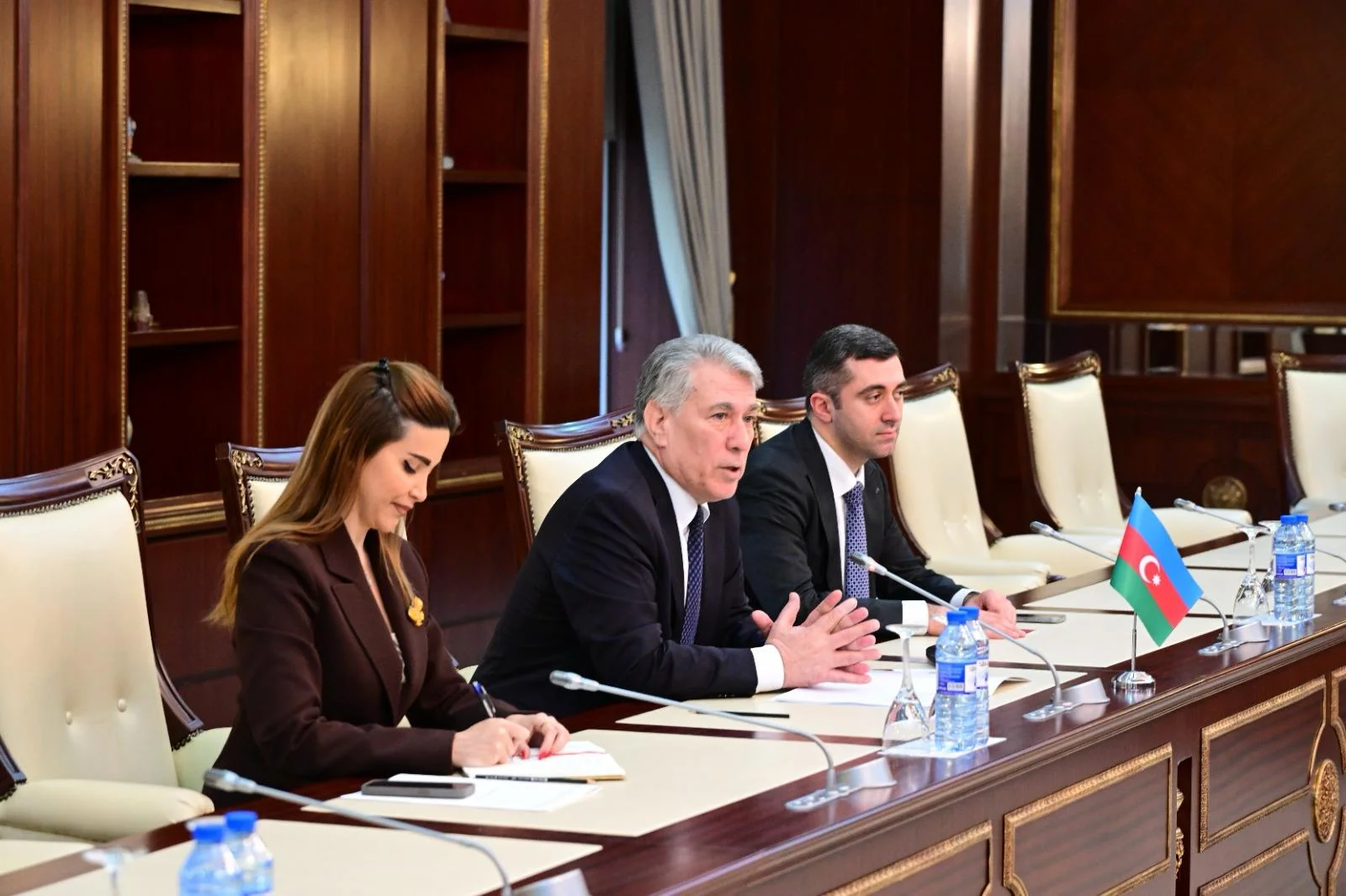 TBMM Milli müdafiə komitəsinin sədri Hulusi Akar ilə görüşdə