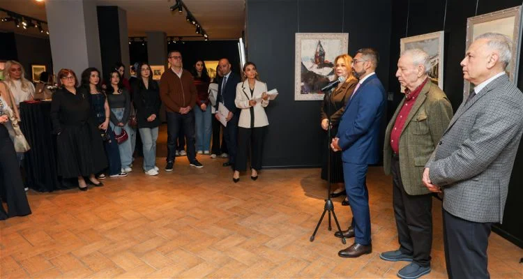 Almaniyalı rəssam İnqa Şmidtin master-klassı çərçivəsində hazırlanan və Qarabağa həsr olunan əsərlərin sərgisi keçirilib