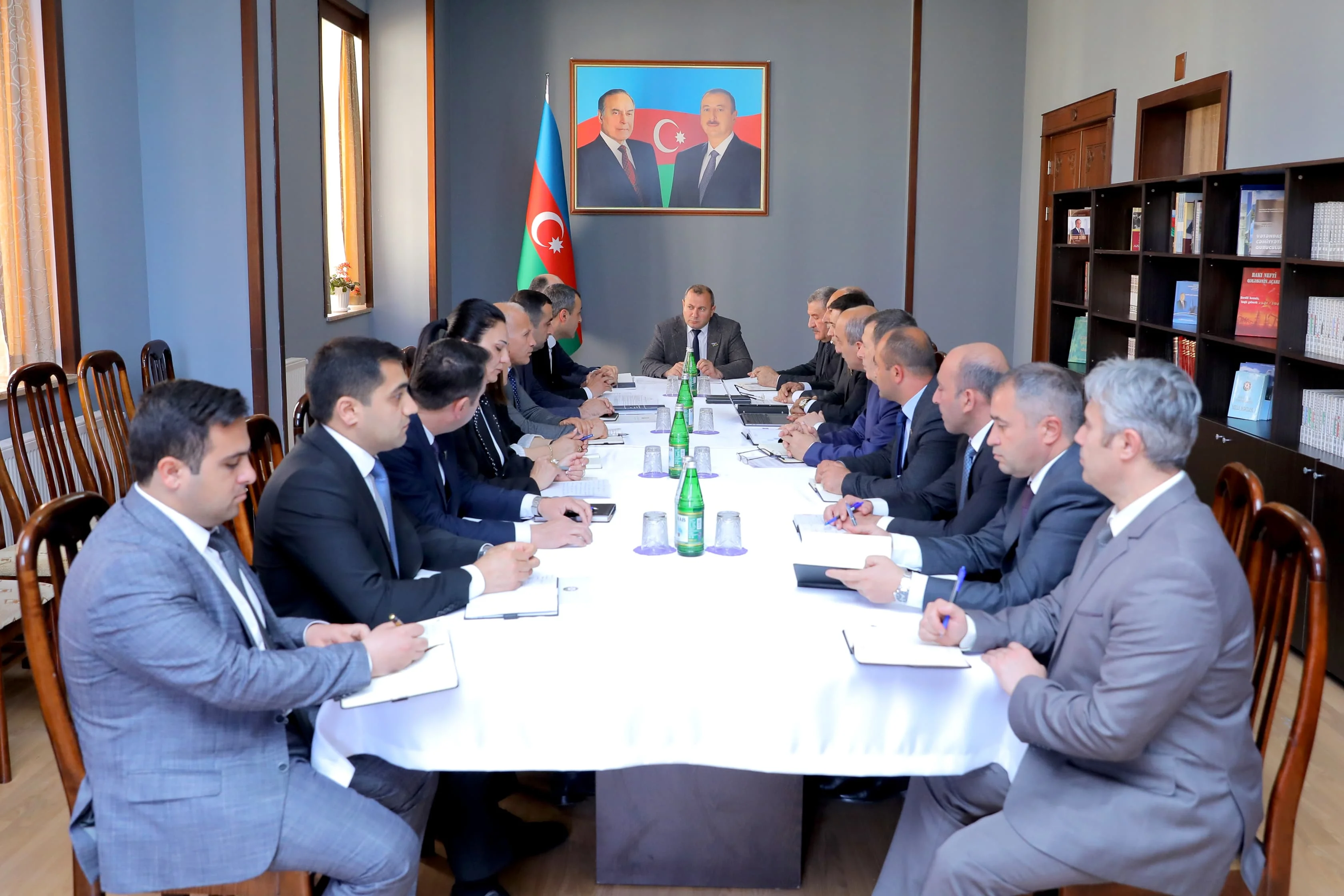 Ali Məclisin komitə iclasında hökumətin hesabatı müzakirə olunub