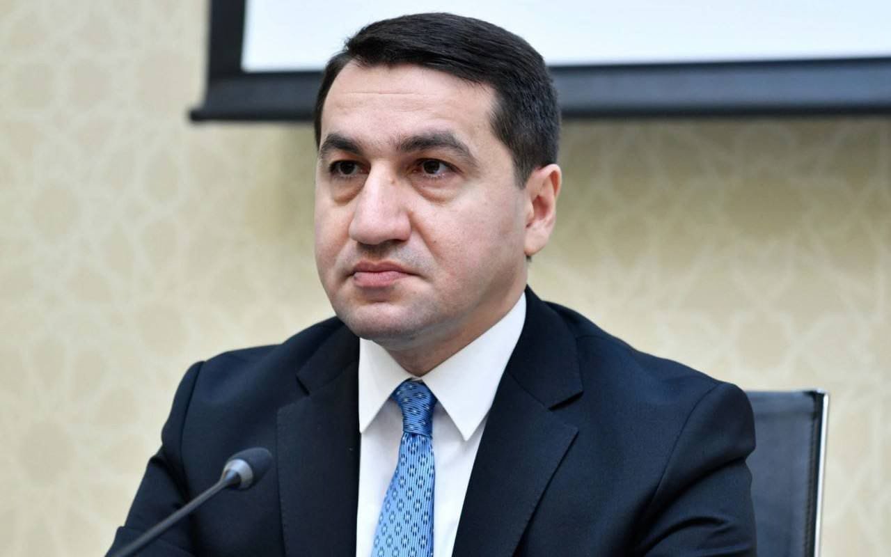 Prezidentinin Administrasiyasının Xarici siyasət məsələləri şöbəsinin müdiri Hikmət Hacıyevə ağır itki üz verib
