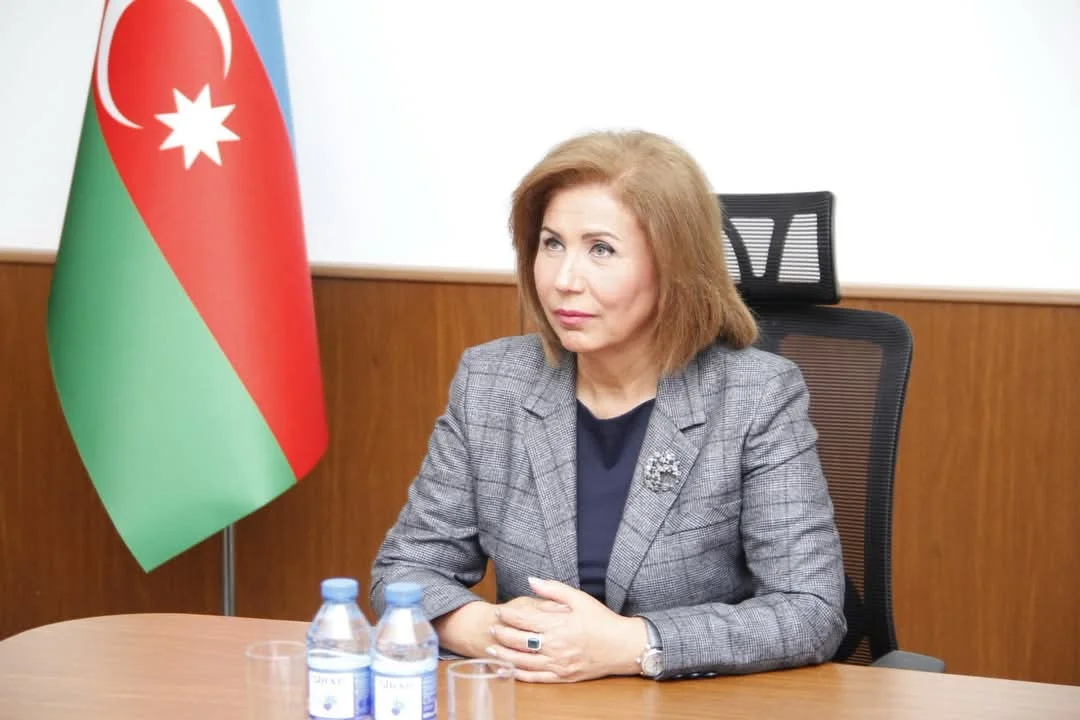 Bahar Muradova “Müasir idarəçilər" klubunun üzvləri ilə görüşüb