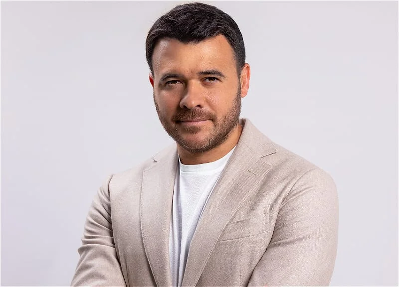 Xalq artisti Emin Ağalarovun adından istifadə etdilər