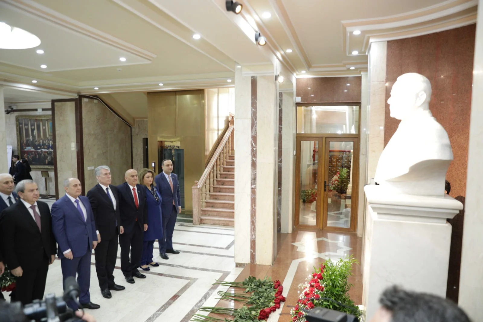 Ulu Öndər Heydər Əliyevin siyasi irsi: qüdrətli dövlətin əsasları