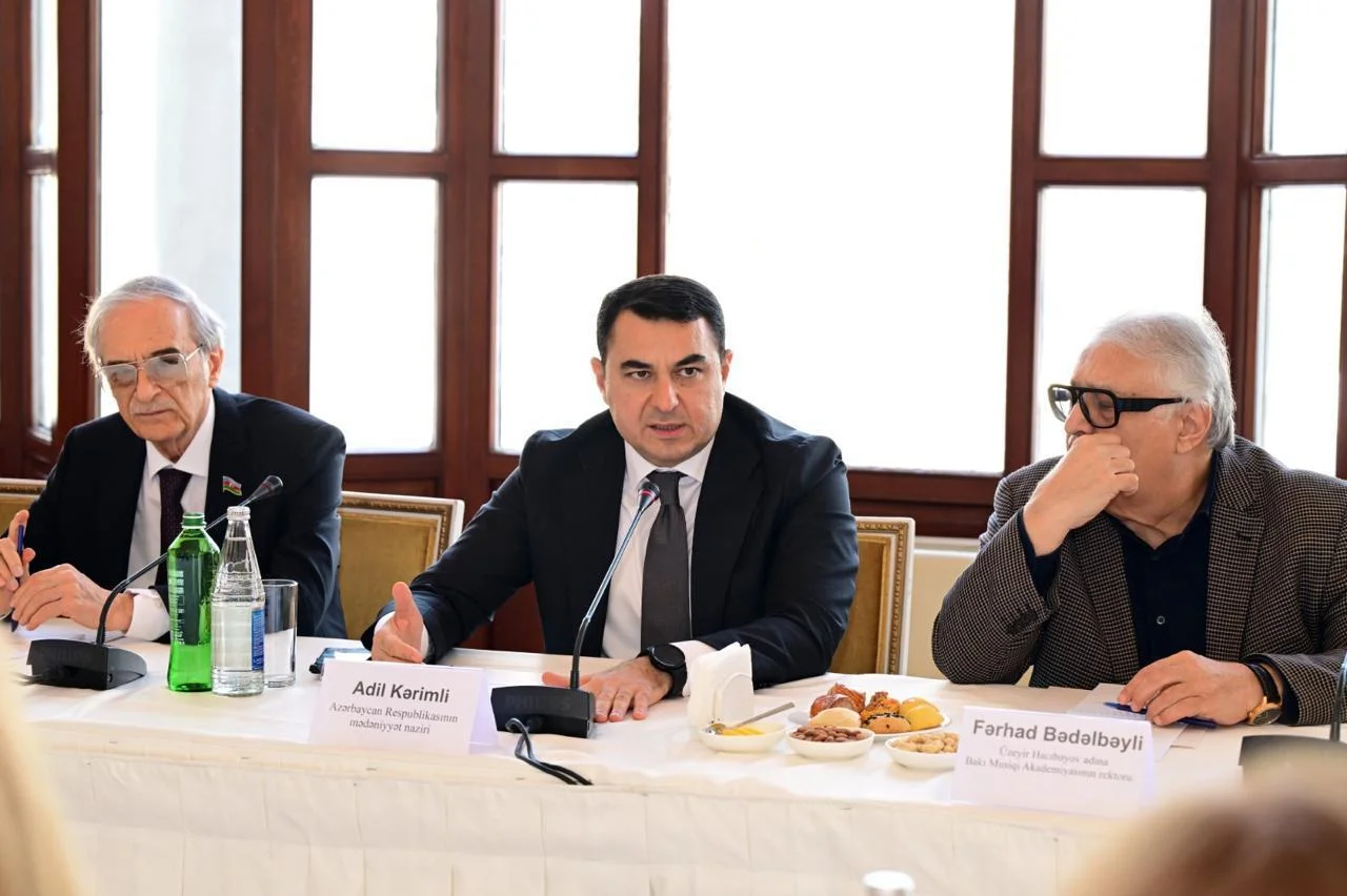“Musiqi və incəsənət məktəblərində müəllim keyfiyyəti” mövzusunda dəyirmi masa keçirilib