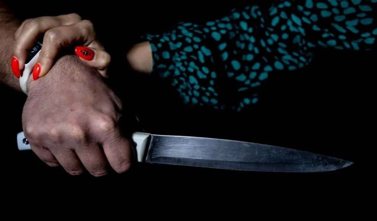 16 yaşlı yeniyetmə sevdiyi qıza görə bıçaqlandı
