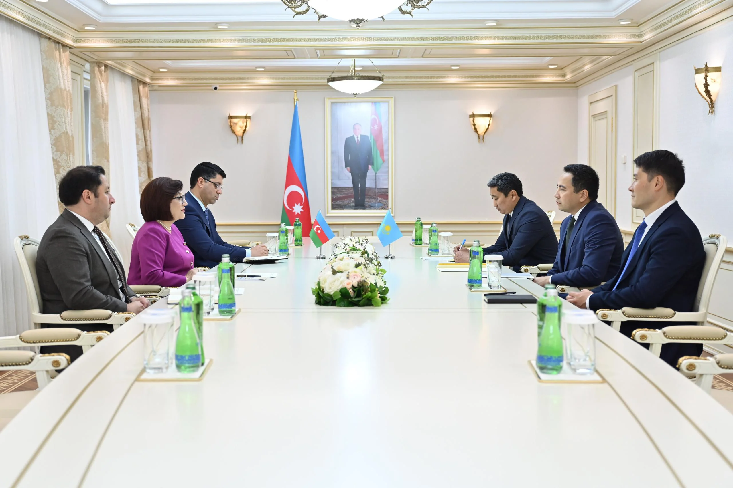 Milli Məclisin sədri Sahibə Qafarova Qazaxıstanın Azərbaycandakı səfiri ilə görüşüb