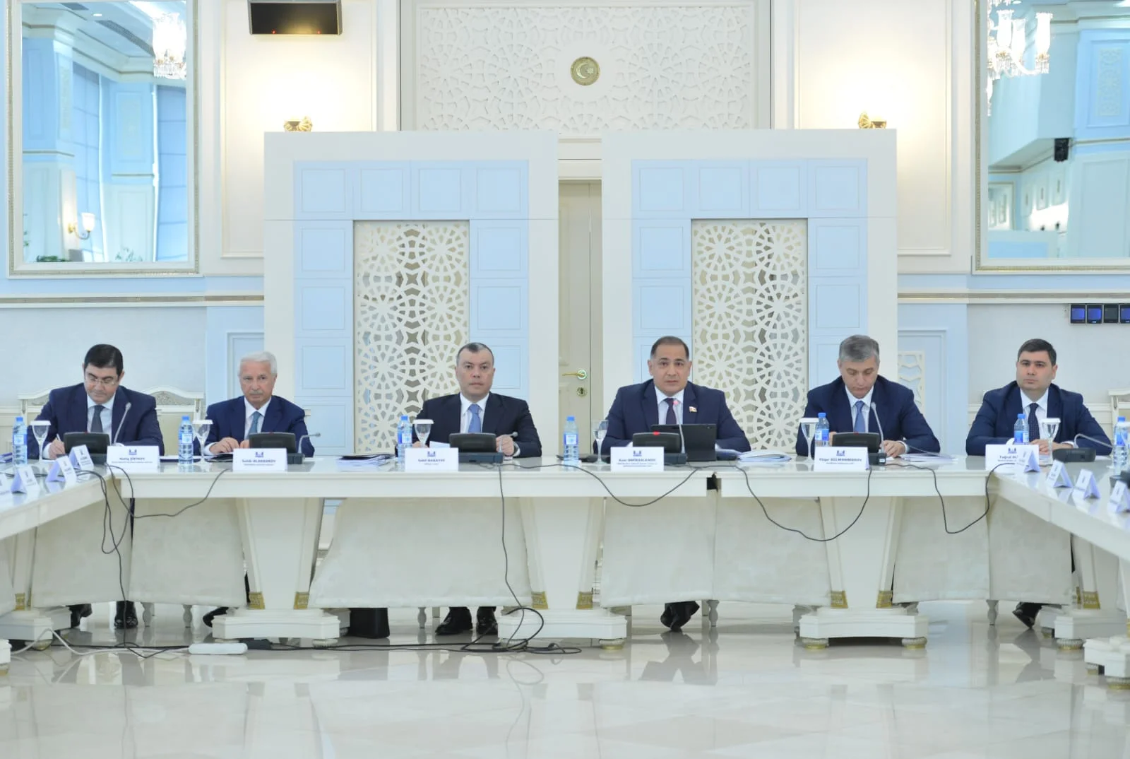 İqtisadi siyasət, sənaye və sahibkarlıq komitəsinin iclasında