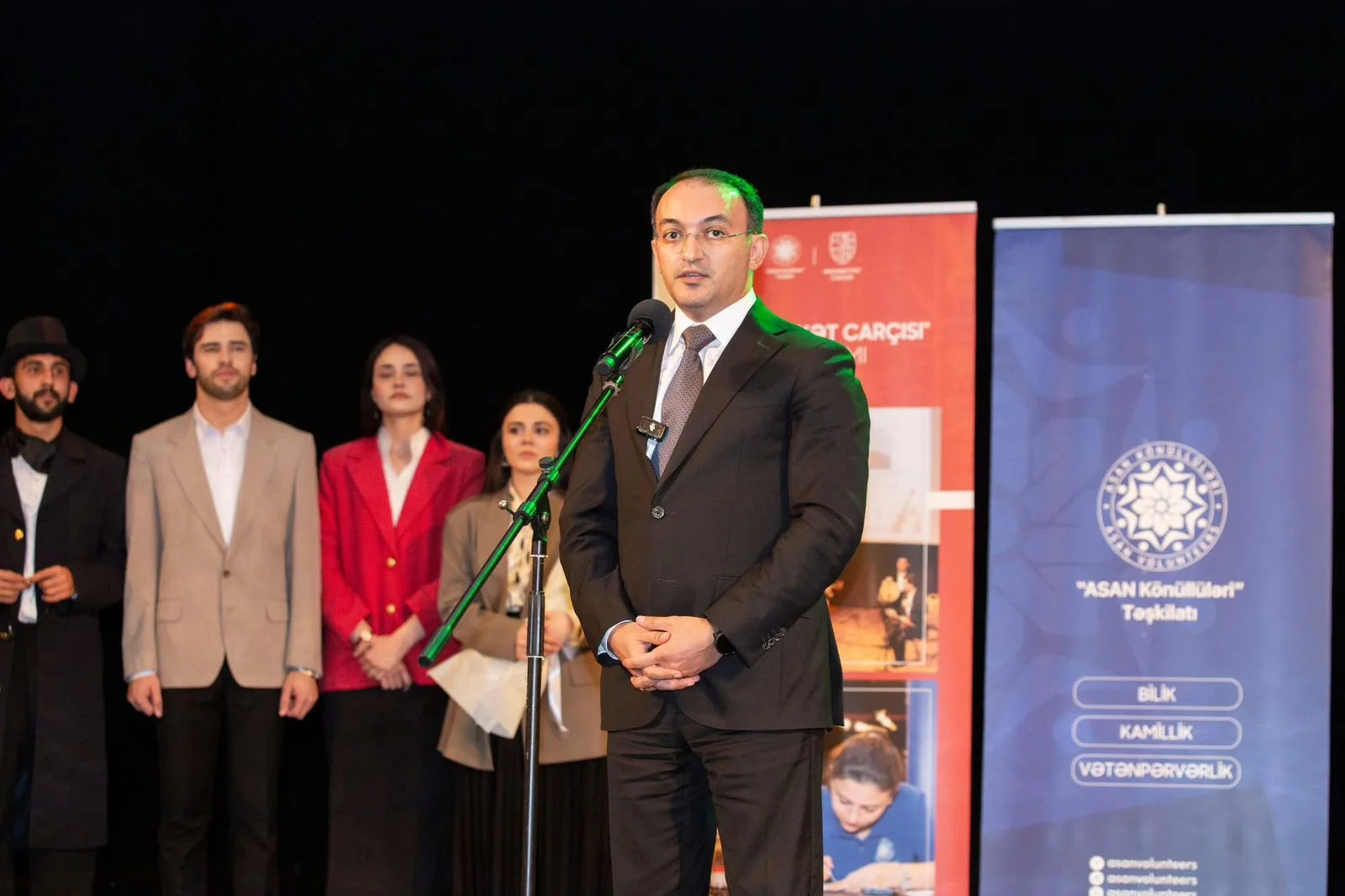 ASAN könüllüləri “Sevil” tamaşasını səhnələşdiriblər