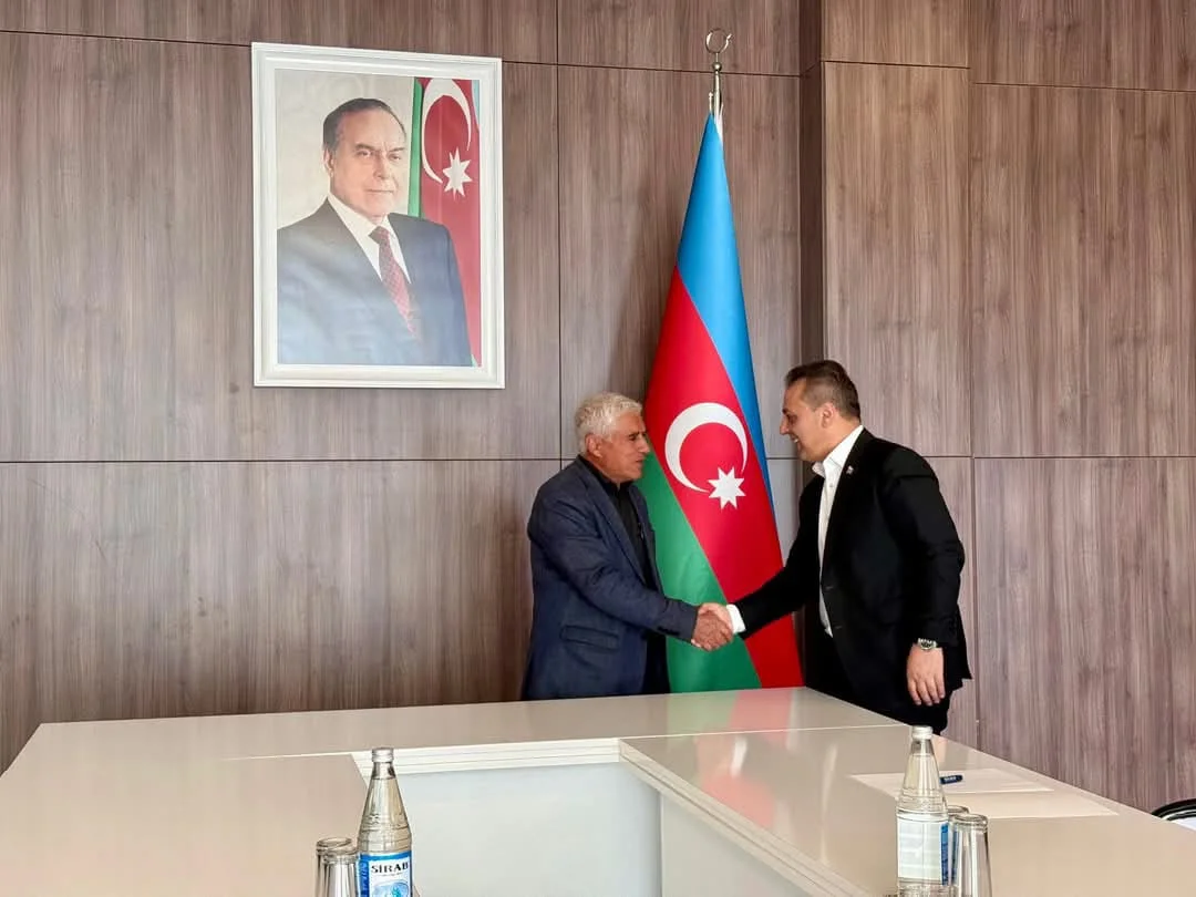 Vüqar İskəndərov Şəkidə seçicilərlə görüşüb.