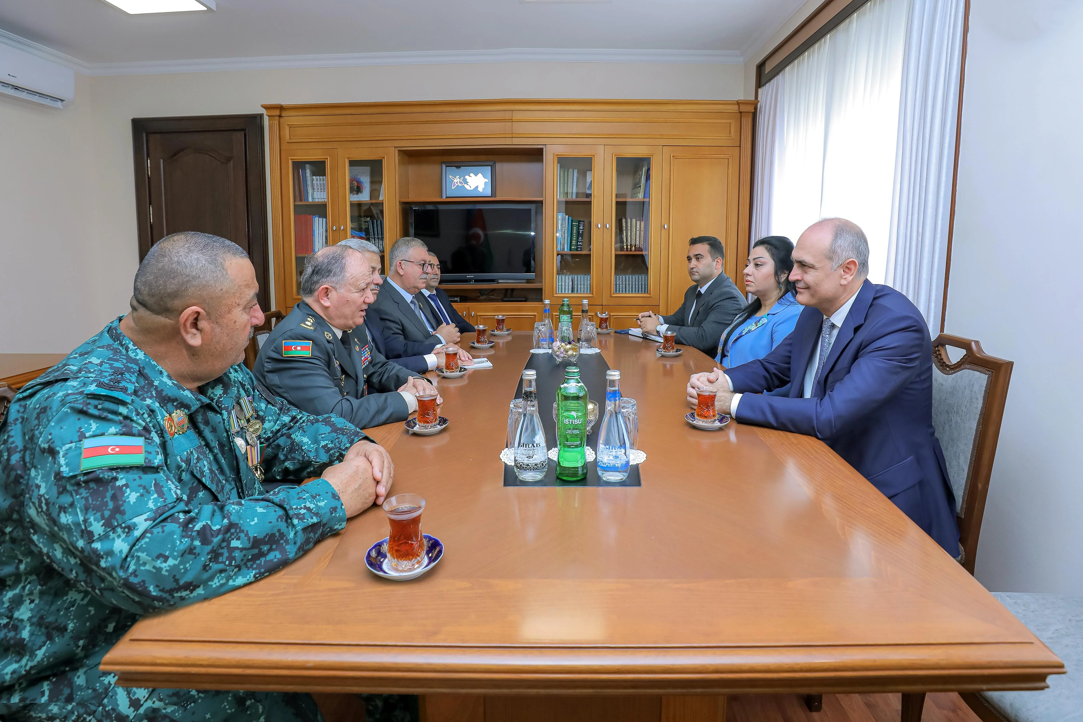 Ali Məclis sədrinin birinci müavini Azərbaycan Respublikası Müharibə, Əmək və Silahlı Qüvvələr Veteranları Təşkilatının sədri ilə görüşüb