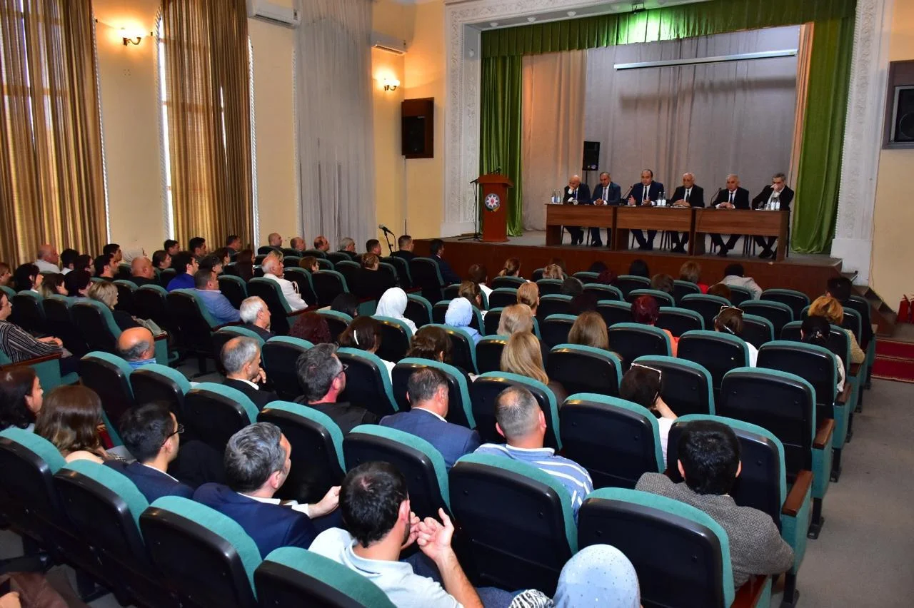 Bakı və Sumqayıtda attestasiya proqramı çərçivəsində təhsilverənlərlə maarifləndirici görüşlər davam edir