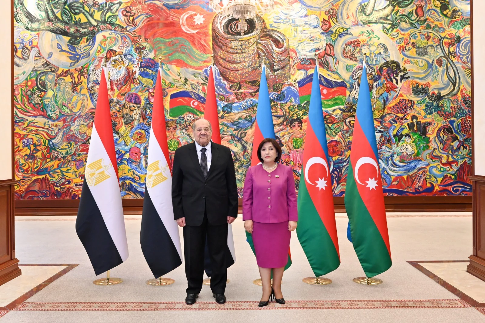 Milli Məclisin sədri Sahibə Qafarova Misir Ərəb Respublikası Senatının sədri Abdel Vahab Abdel Razeq ilə görüşüb