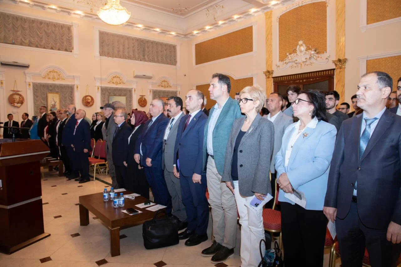 “Müasir Dövrdə Ailə Dəyərlərimiz” Adlı Elmi-Praktiki Konfrans Keçirilib
