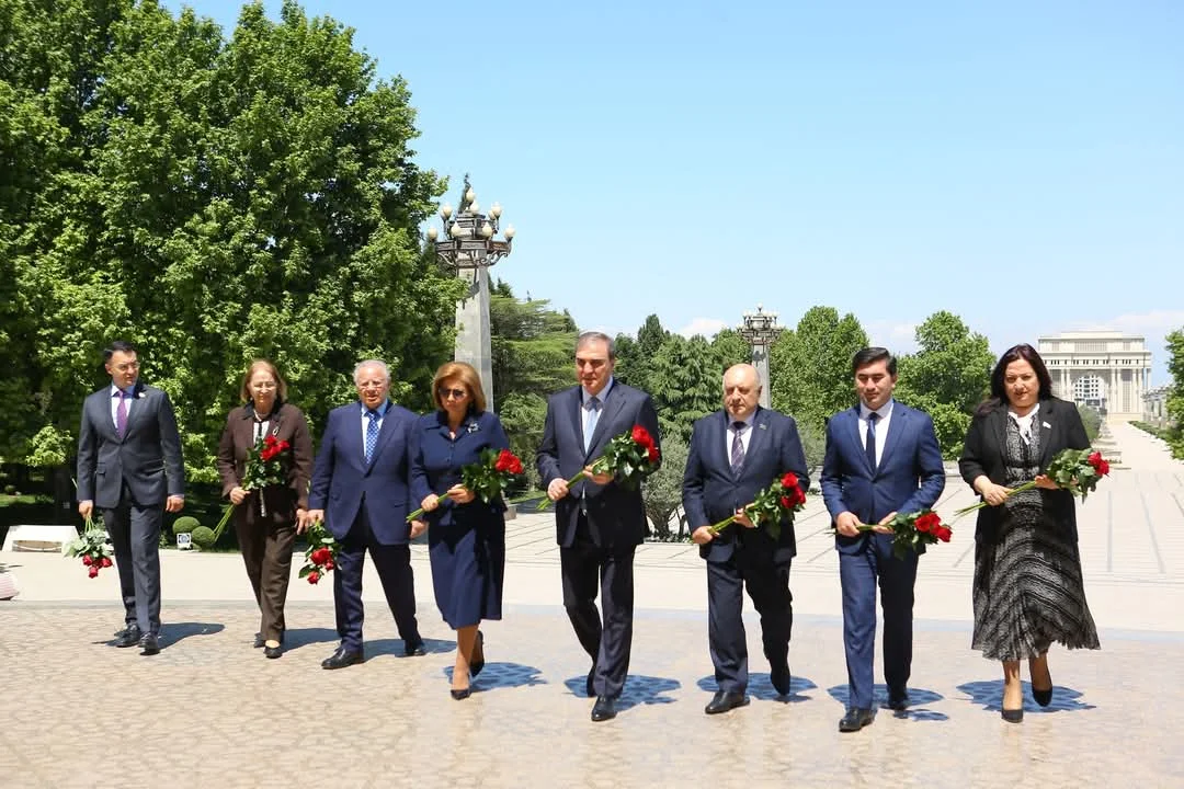 Gəncədə “Konstitusiya və Suverenlik İli” çərçivəsində Heydər Əliyev: “Azərbaycanın suverenliyi və müstəqilliyi xalqımızın azad ruhunun təcəssümüdür” mövzusunda konfrans keçirilib