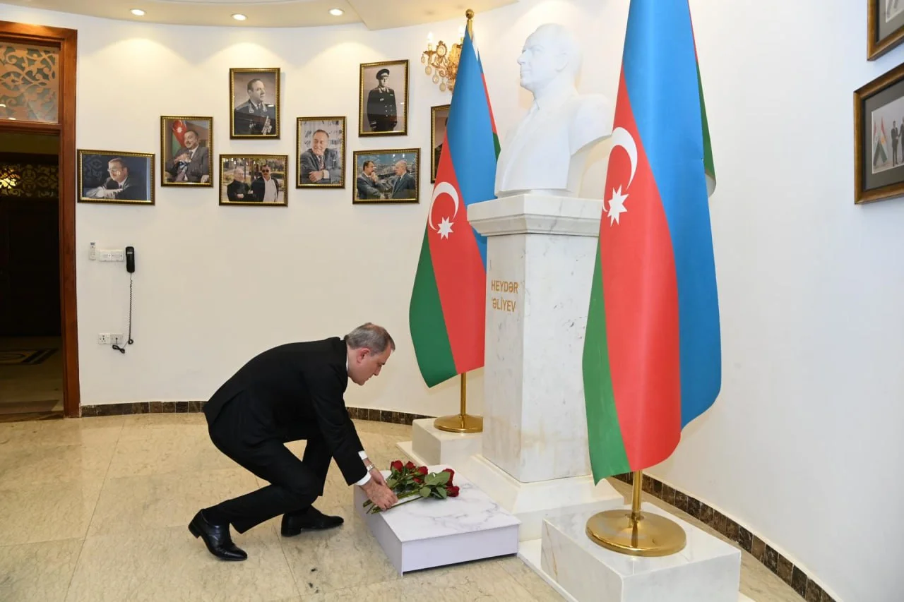 Ceyhun Bayramov Azərbaycanın İraqdakı səfirliyində olub