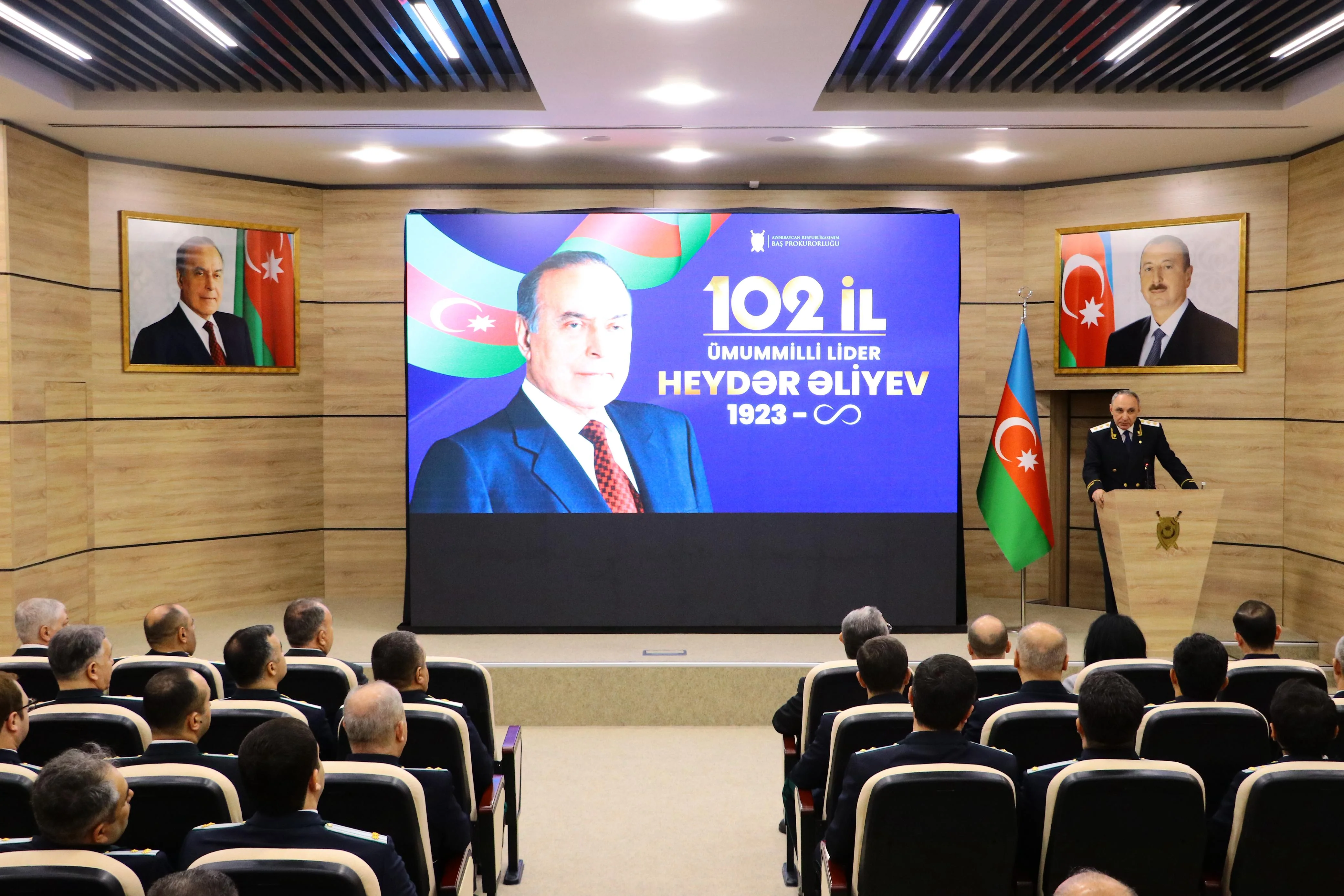 Ümummilli Lider Heydər Əliyevin Azərbaycan dövlətçiliyi və konstitusiya quruculuğunun banisi kimi rolu əvəzsizdir