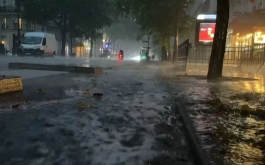 Əlverişsiz hava Fransada fəsadlar törədib, Paris su altında qalıb, ölənlər var