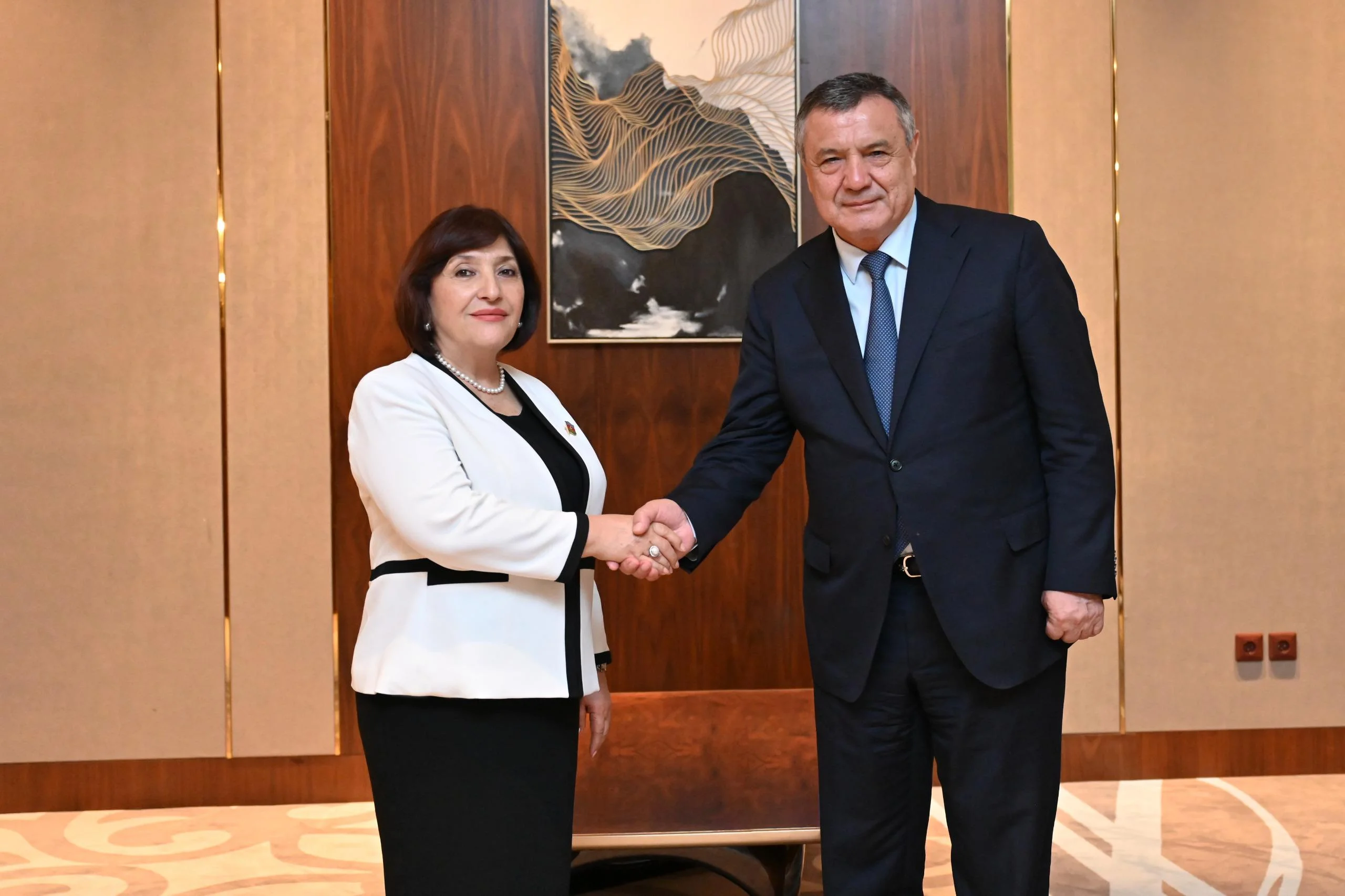 Milli Məclisin sədri Sahibə Qafarova Özbəkistan Ali Məclisinin Qanunverici Palatasının sədri ilə görüşüb