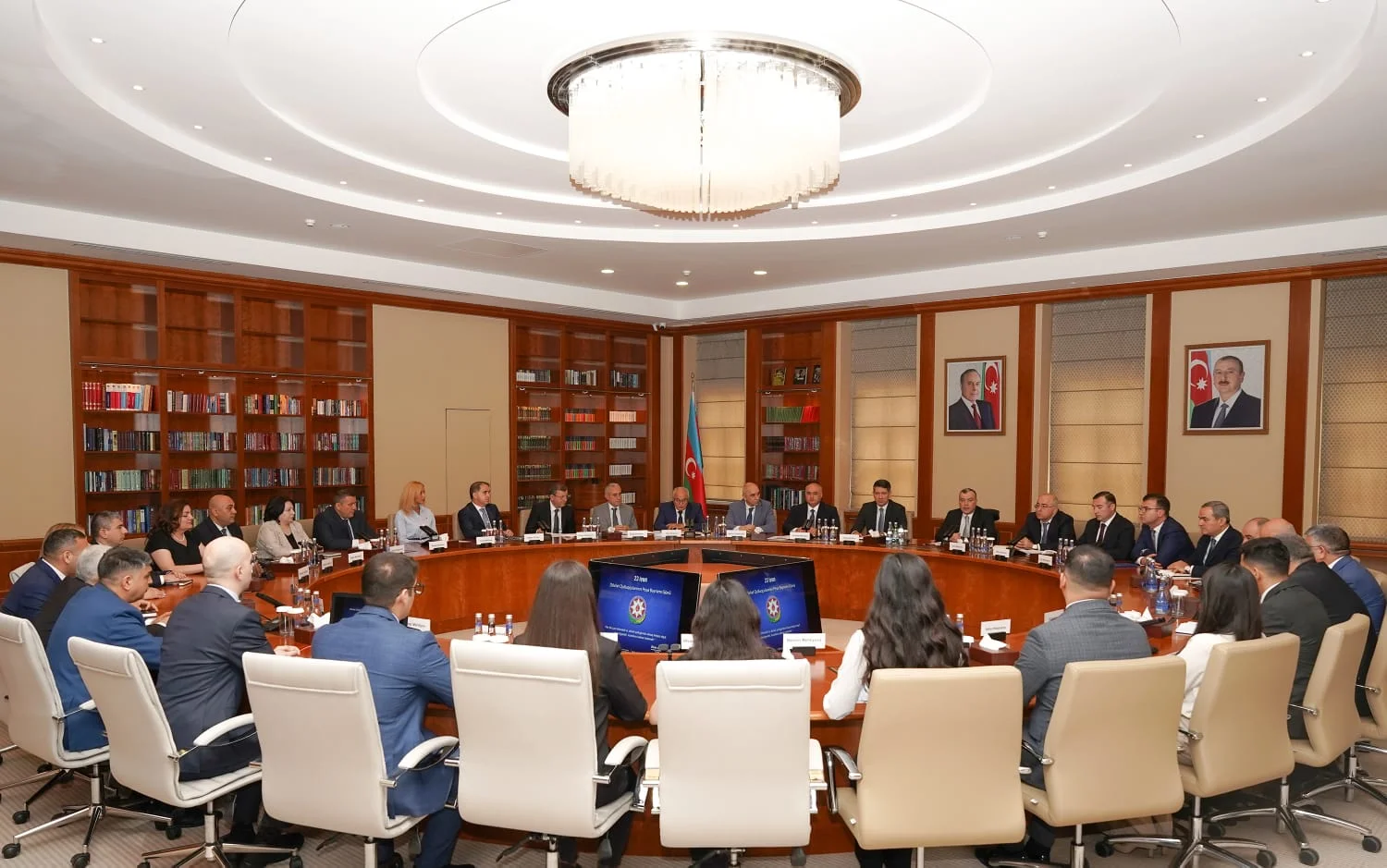 Maliyyə Nazirliyində dövlət qulluğuna qəbul olunan əməkdaşların andiçmə mərasimi keçirilib