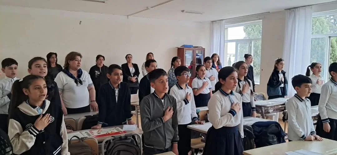 " Yaradıcılıq Ayı" çərçivəsində musiqi və rəsm fənlərinin inteqrasiyası ilə yaradıcı dərs