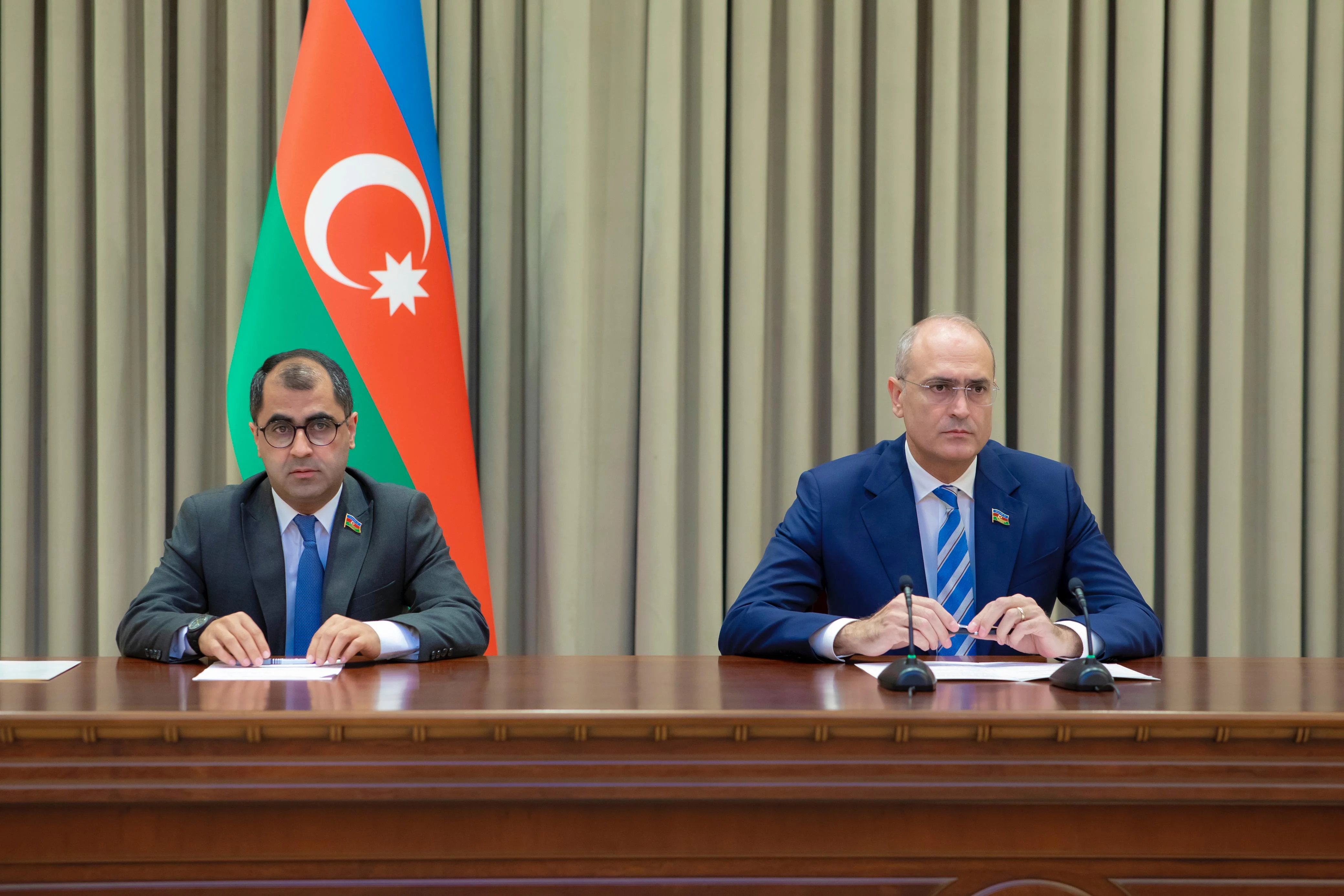 Ali Məclisin növbədənkənar  sessiyası başa çatıb