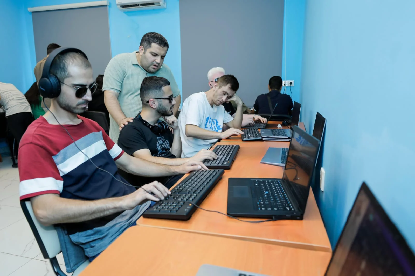 Gözdən əlilliyi olan şəxslər üçün növbəti peşə kursuna başlanıb