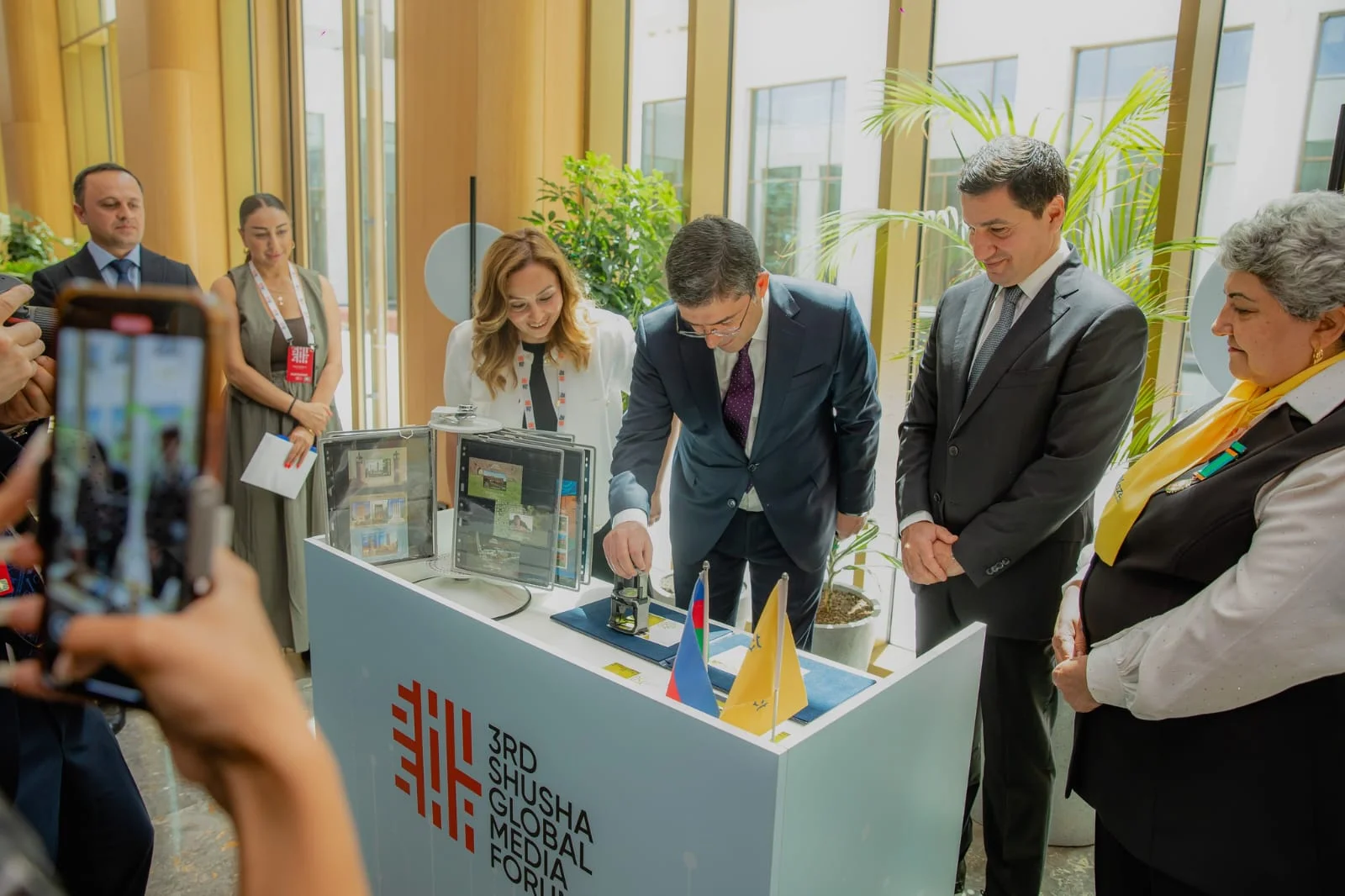 III Şuşa Qlobal Media Forumunda “Azərpoçt”a məxsus poçt markaları dövriyyəyə buraxılıb
