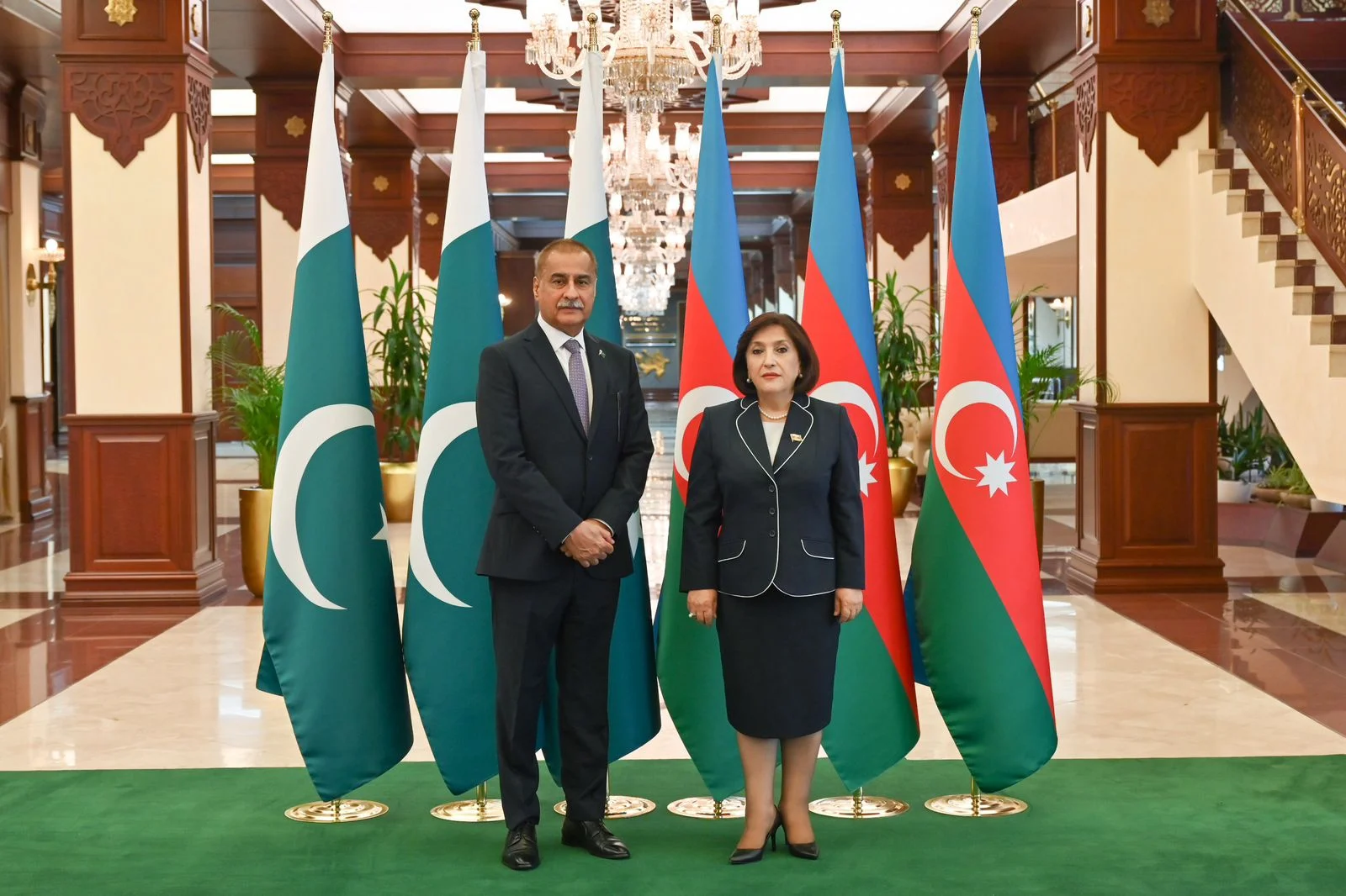 Milli Məclisin sədri Sahibə Qafarova Pakistan Milli Assambleyasının sədri ilə görüşüb