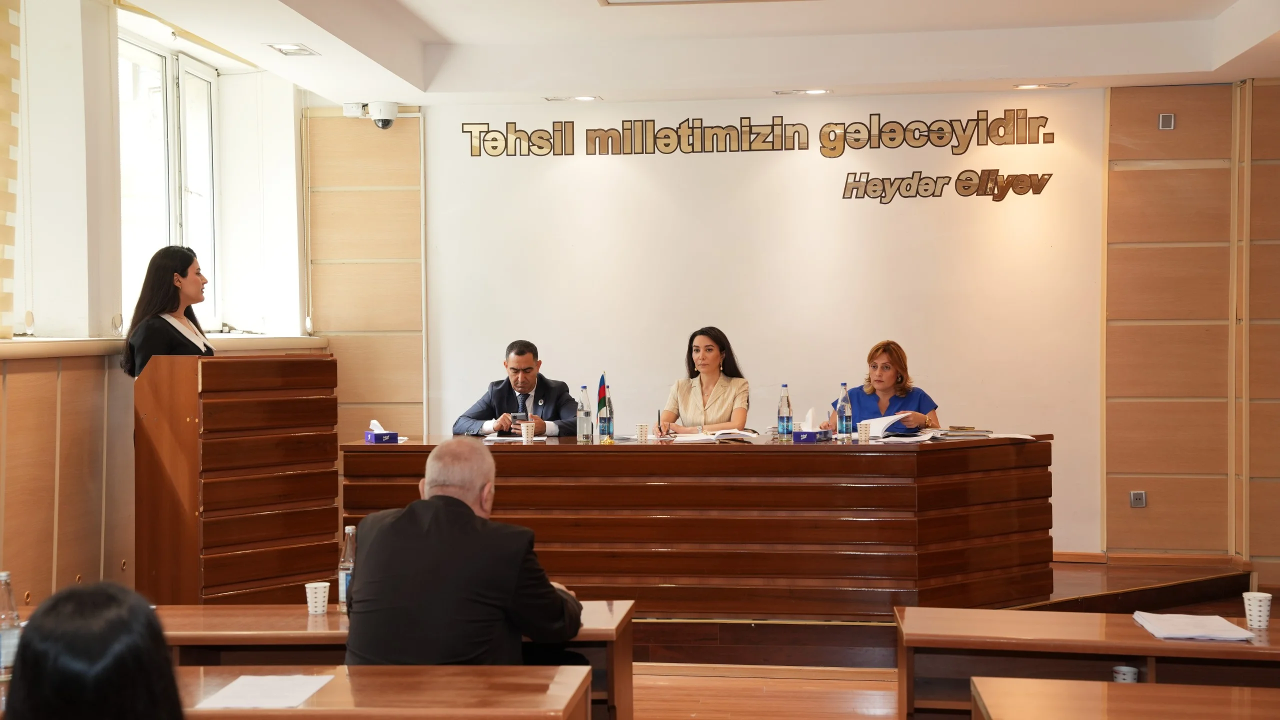 Ombudsman Səbinə Əliyevanın sədrliyi ilə BDU-nun Hüquq fakültəsində magistrantların dissertasiya müdafiəsi keçirilib